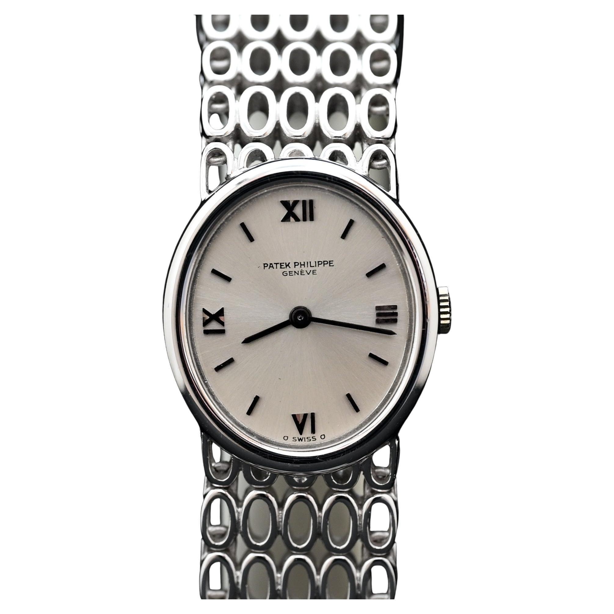 Patek Philippe18K White Gold Lady Oval Bracelet Watch 4180/1, 1970's