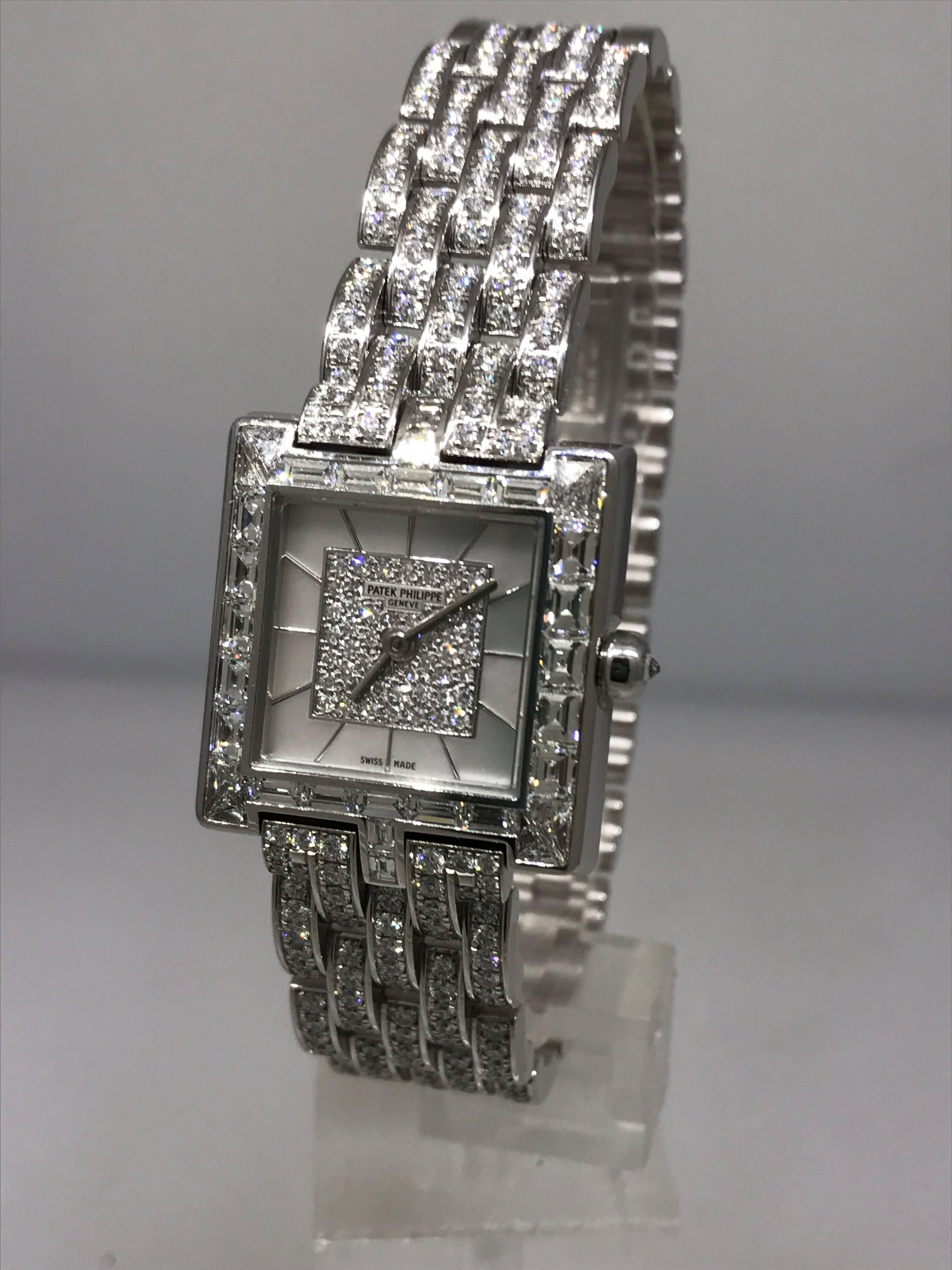 Women's Patek Phillipe Gondolo 18 Karat White Gold & Pave Diamond Lady's Bracelet Watch  For Sale