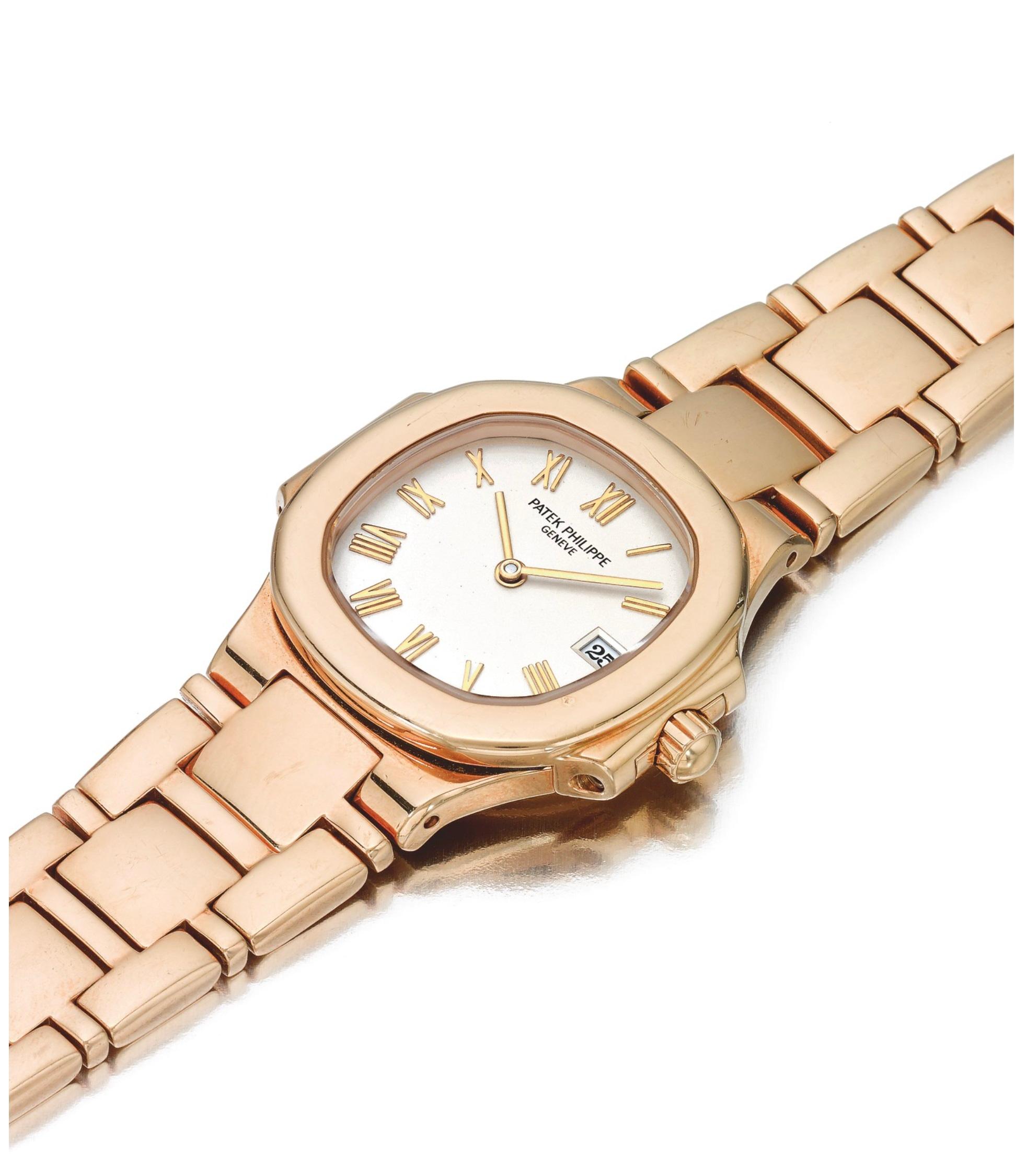 Patek Phillipe Ref 4700 Nautilus - yellow gold bracelet watch with date; made in 1993
Accompanied by document confirming the original date of sale - August 16, 1993
Dial: Ceramic white
Caliber: cal. E19C quartz, 7 jewels 
Movement number: