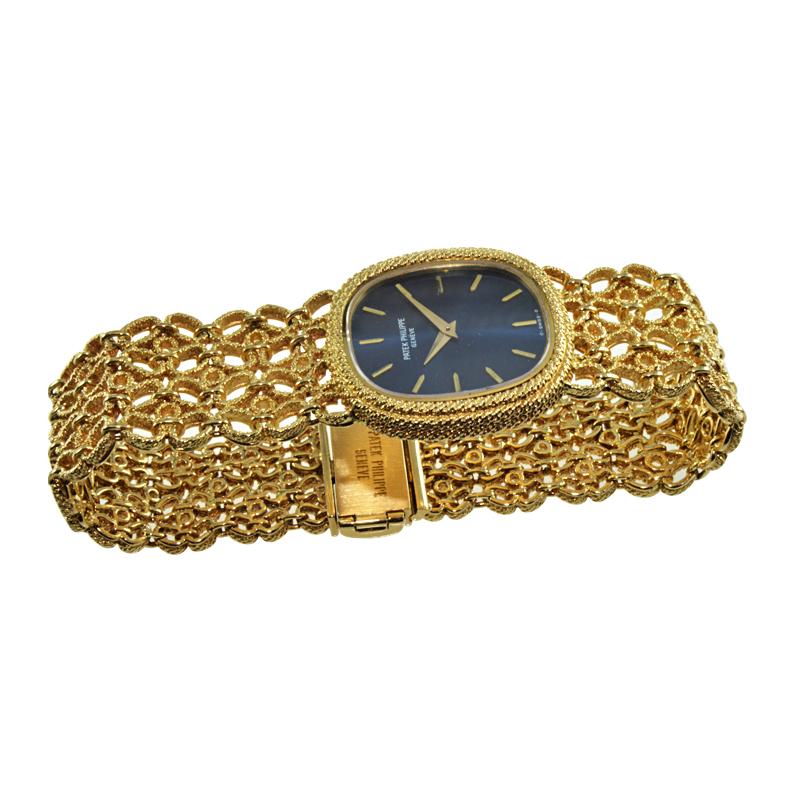 Ellipsen-Armbanduhr aus Gelbgold von Patek, um 1980   im Angebot 6