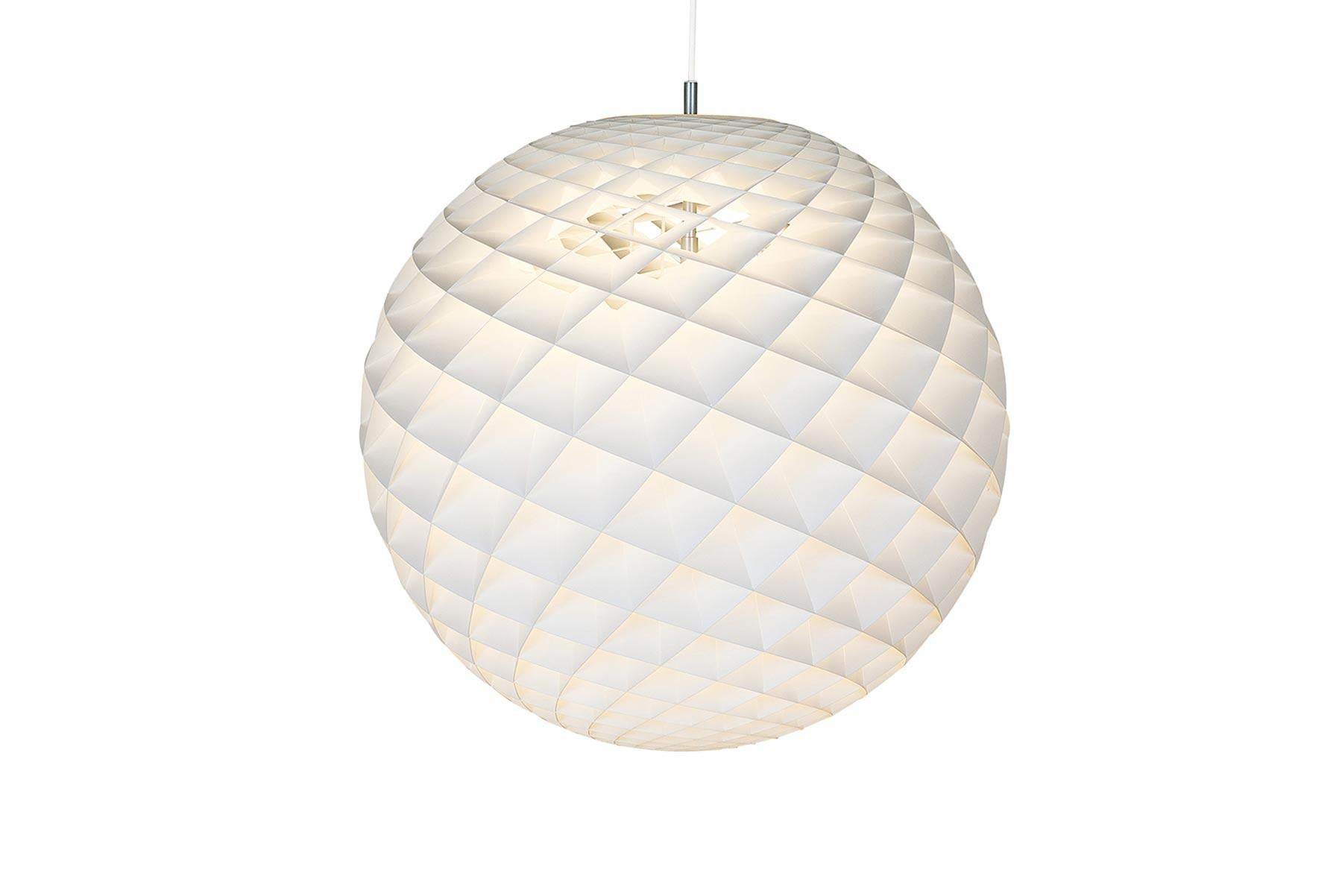 The pendant is a glowing sphere built up of small diamond-shaped cells. Each cell is carefully designed to capture light and to shield the light source from the viewing angles above 45 degrees. Each cell glows. Below 45 degrees, the fields are open
