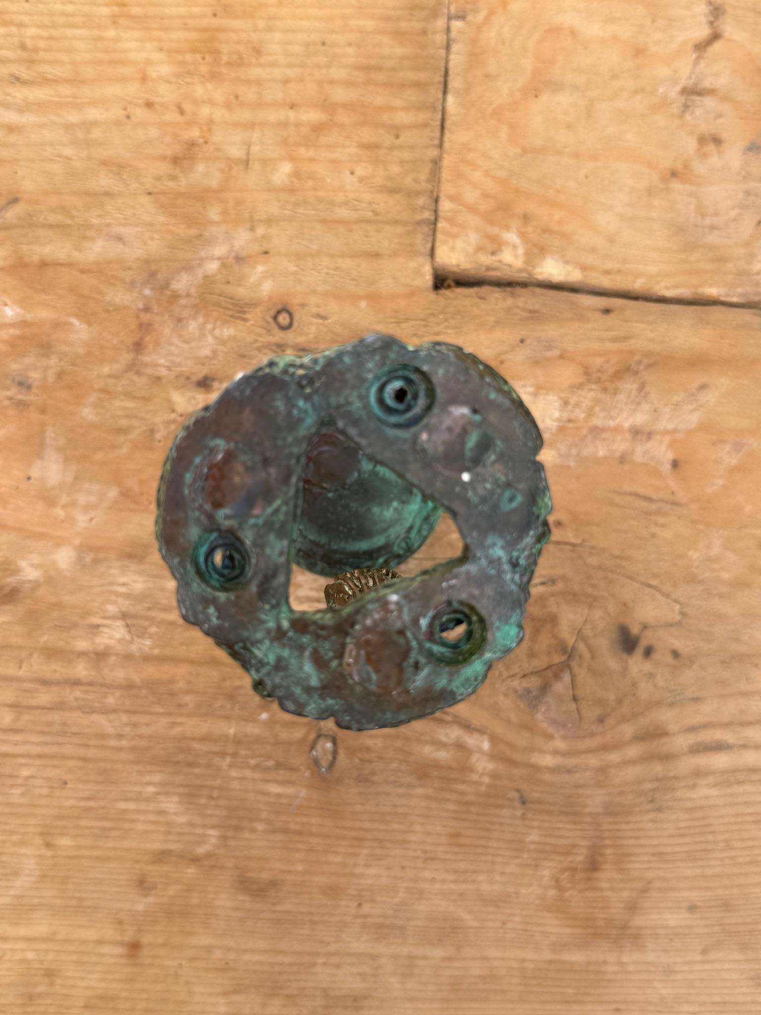 Arte popolare Portacandele e bruciaincenso con sirene in patina in vendita
