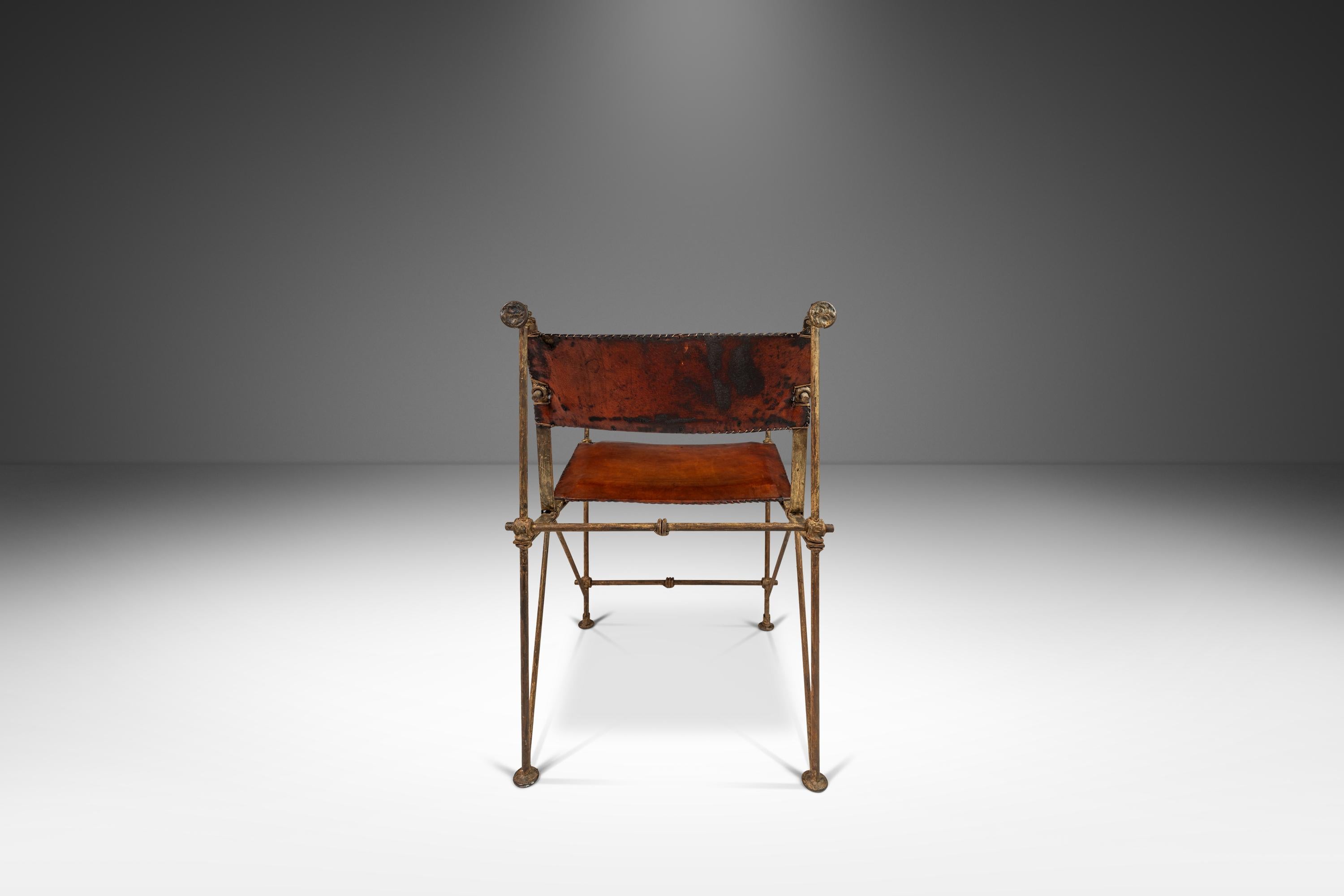 Milieu du XXe siècle Chaise longue en fer patiné et cuir attribuée à Ilana Goor, Israël, vers 1960 en vente