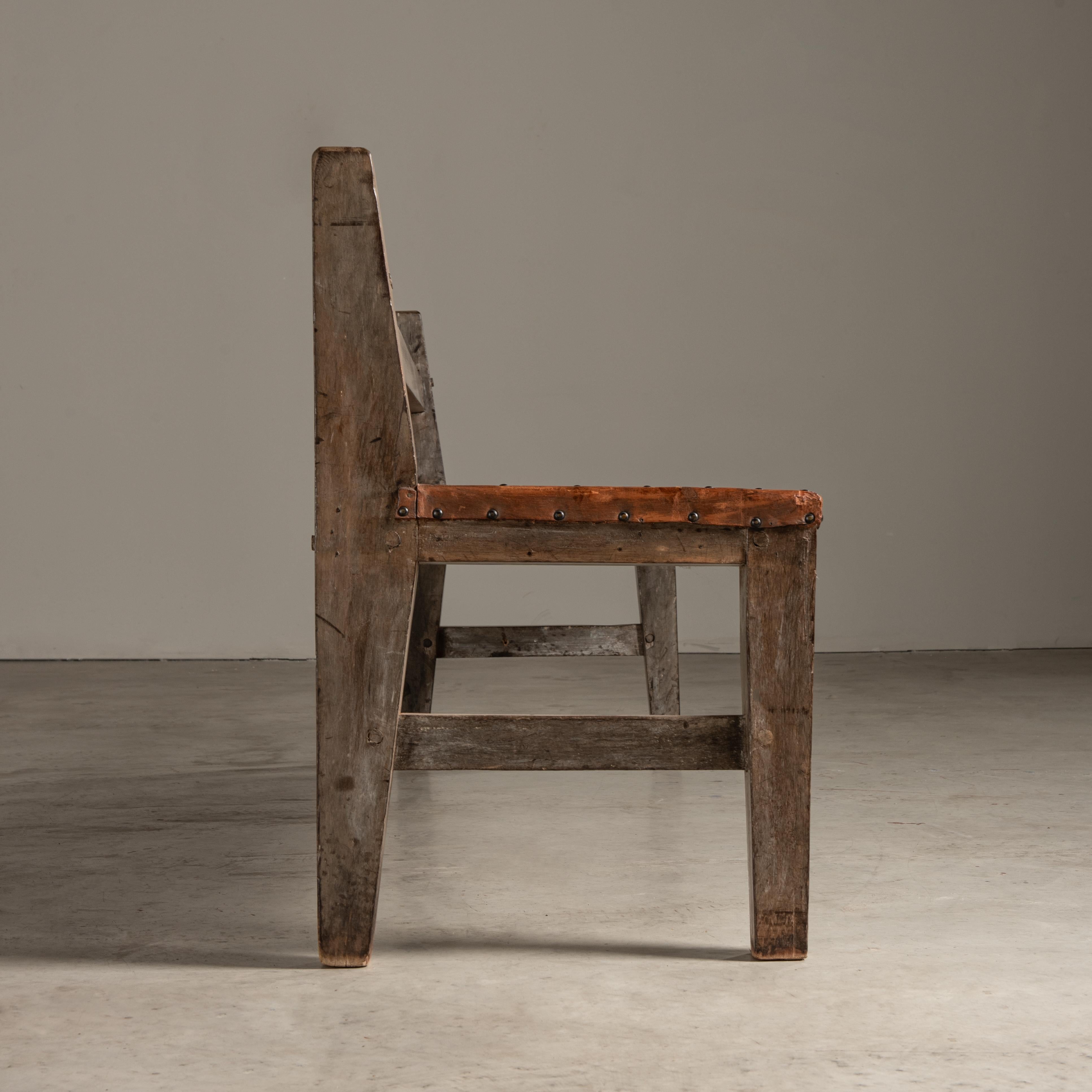 Patinated 19th Century Bench in Solid Wood and Leather, Brazilian Design For Sale 1