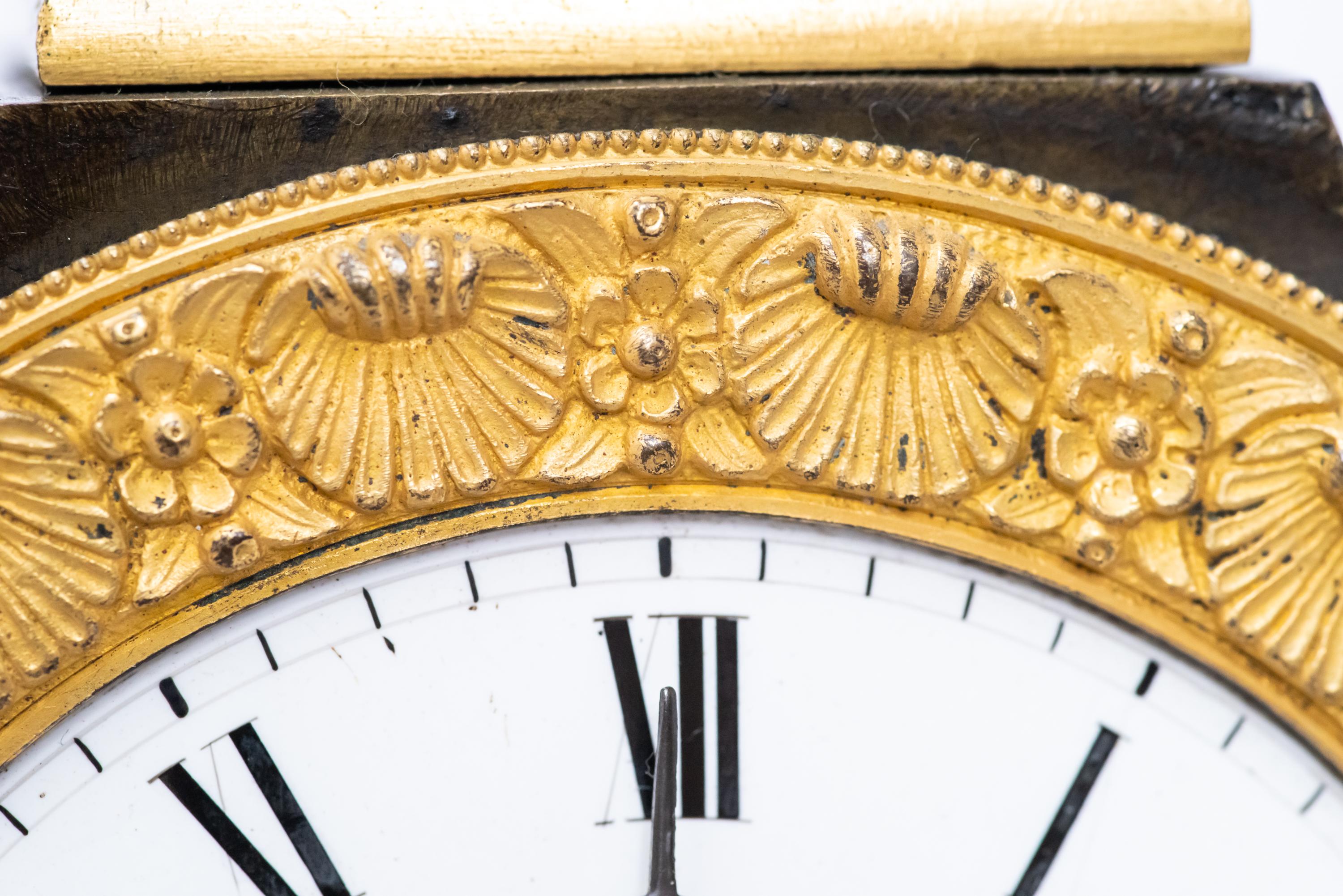 Horloge patinée et dorée au feu en forme de vase vers 1800 en vente 2
