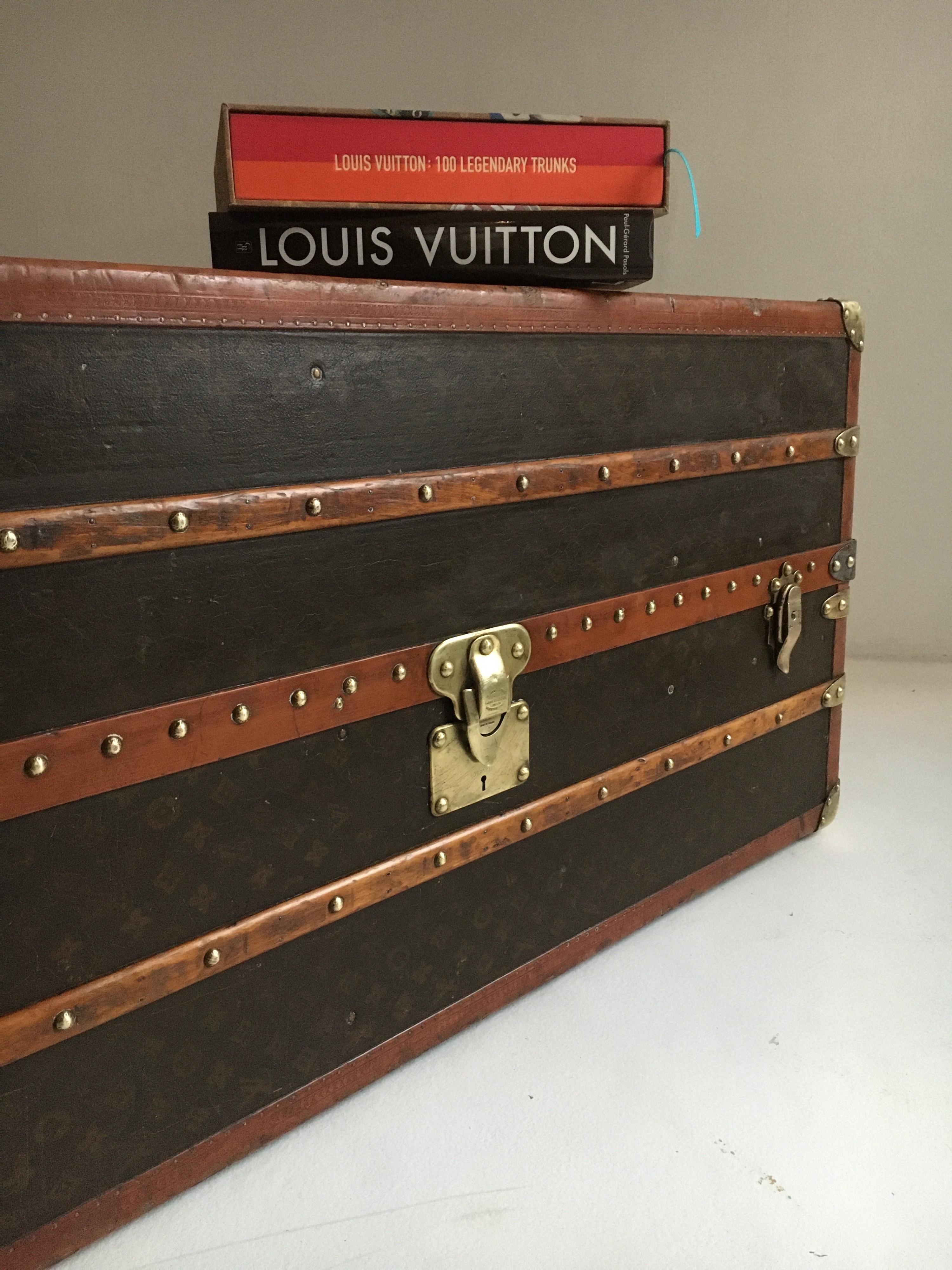 Patinated Antique Louis Vuitton Double Wardrobe Trunk, France, 1920 For Sale 12