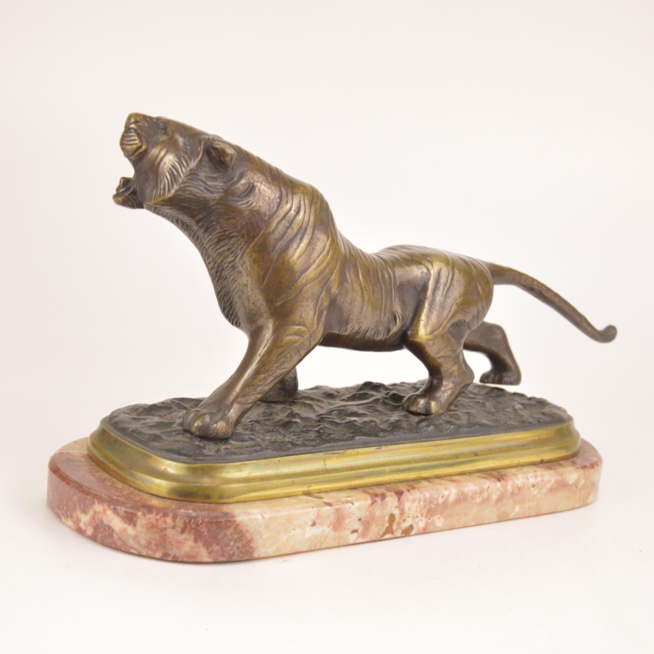French Patinated Art Deco Bronze Sculpture Representing a Roaring Tiger, 20th Century