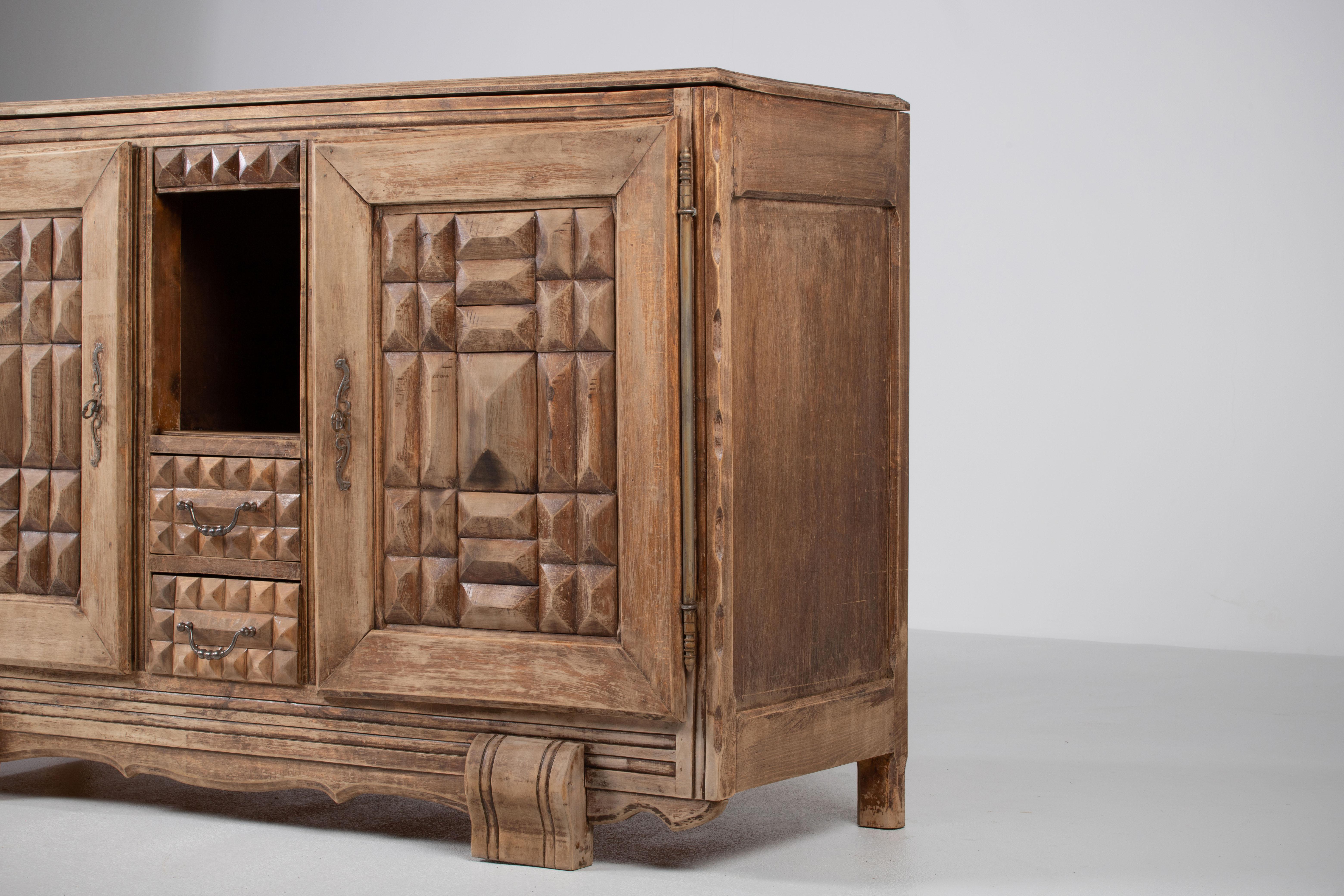 Patinated Art Deco Solid Oak Sideboard, France, 1940s In Good Condition For Sale In Wiesbaden, DE