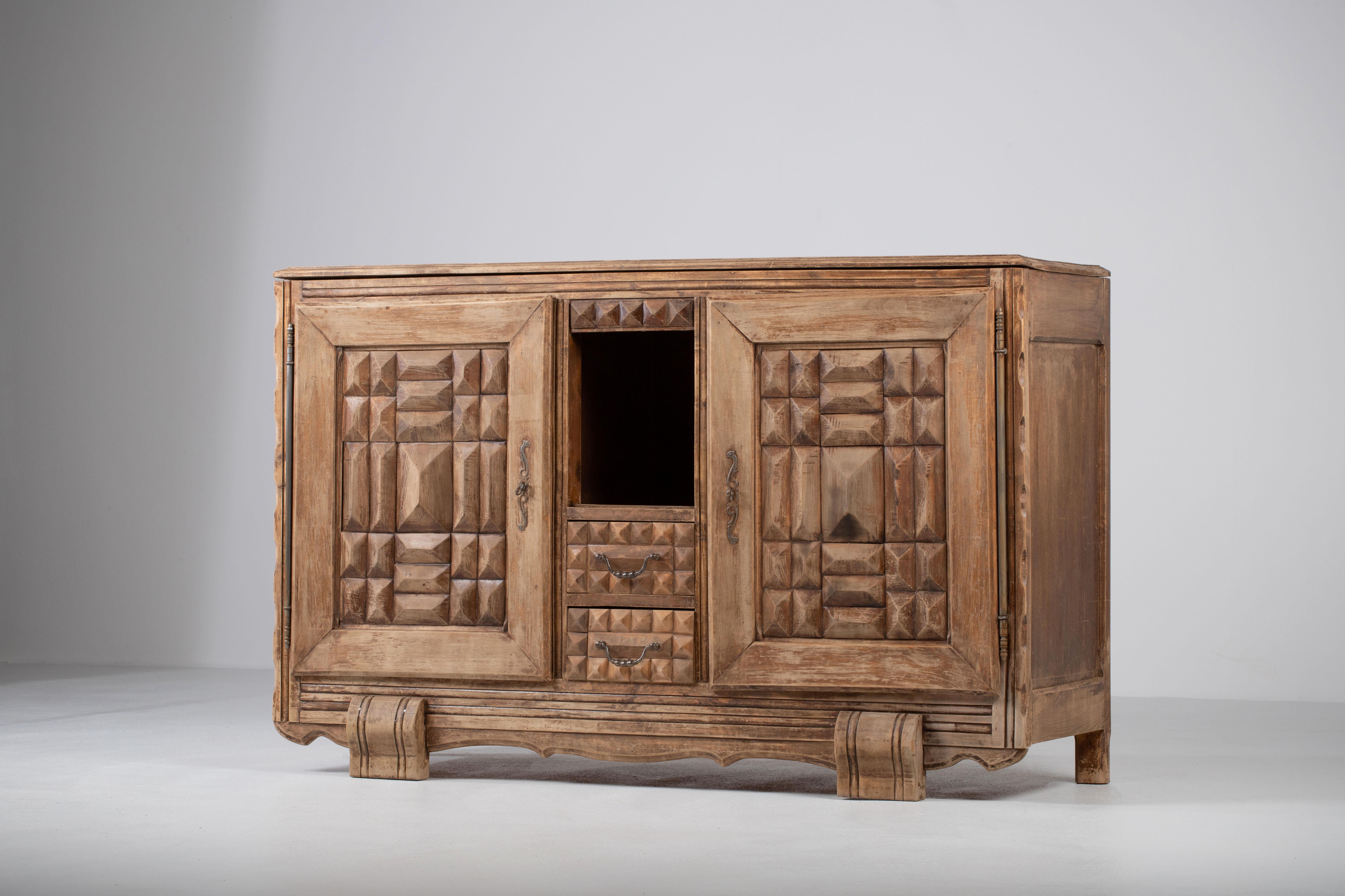 Patinated Art Deco Solid Oak Sideboard, France, 1940s For Sale 1
