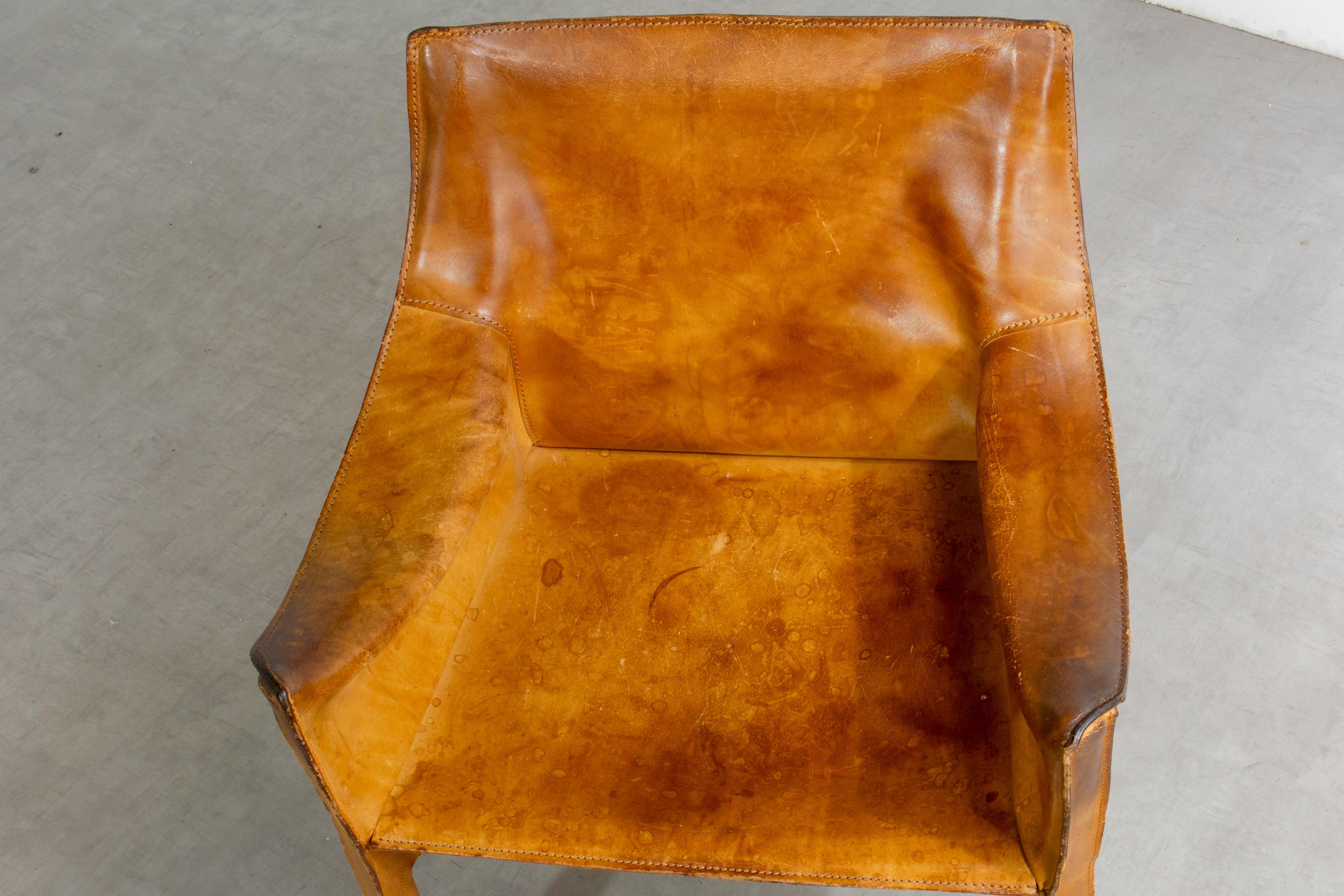 Fauteuil Bellini CAB 413 en cuir de selle cognac patiné pour Cassina en vente 3