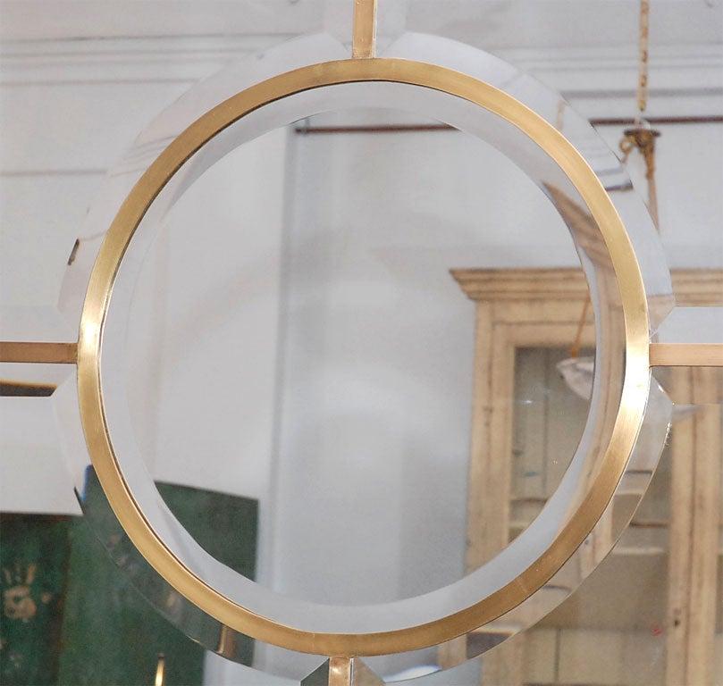 „Quadrature“-Spiegel aus patiniertem Messing und abgeschrägtem Glas von Design Frres (Art déco) im Angebot