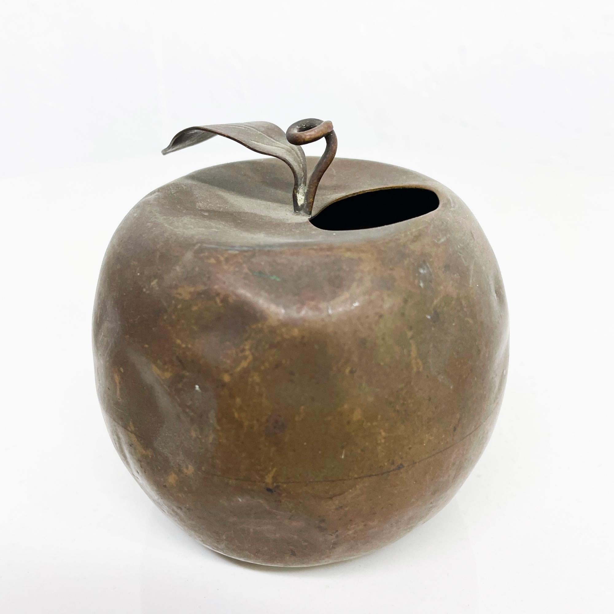 Patinated Brass Apple Shaped Vessel Flower Bud Vase or Pen Holder Desk Accessory In Fair Condition In Chula Vista, CA