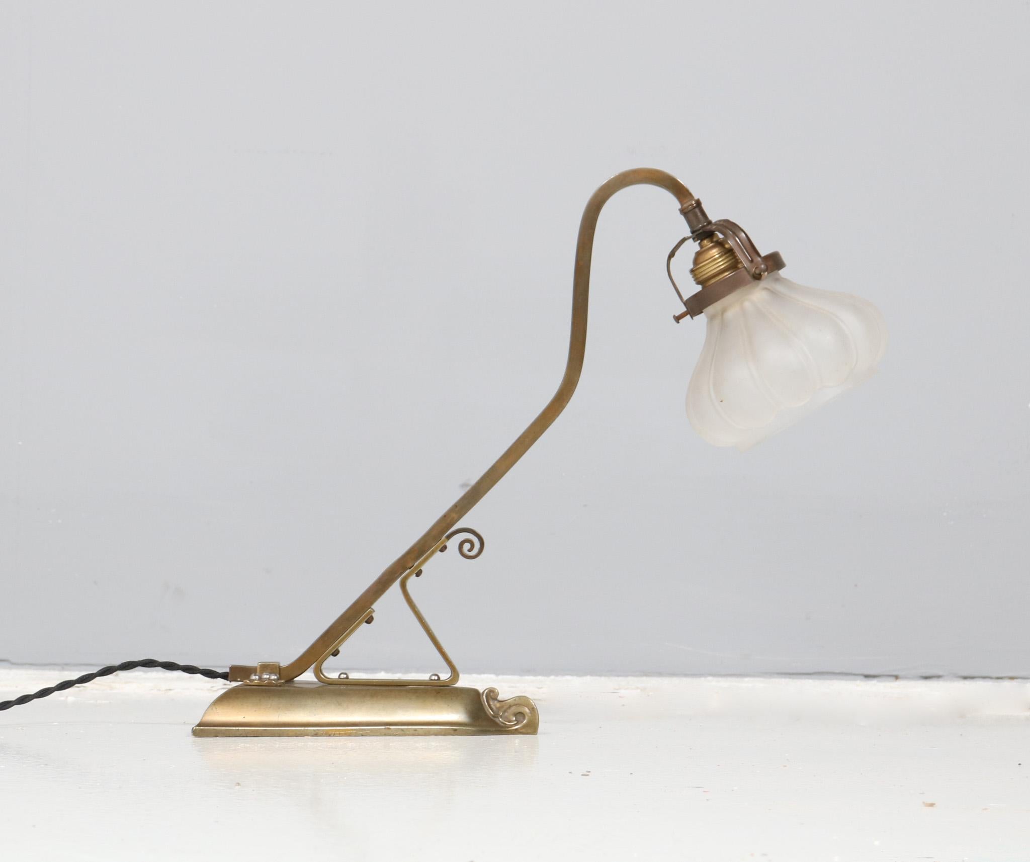  Patinated Brass Art Nouveau Table Lamp or Desk Lamp, 1900s In Good Condition For Sale In Amsterdam, NL