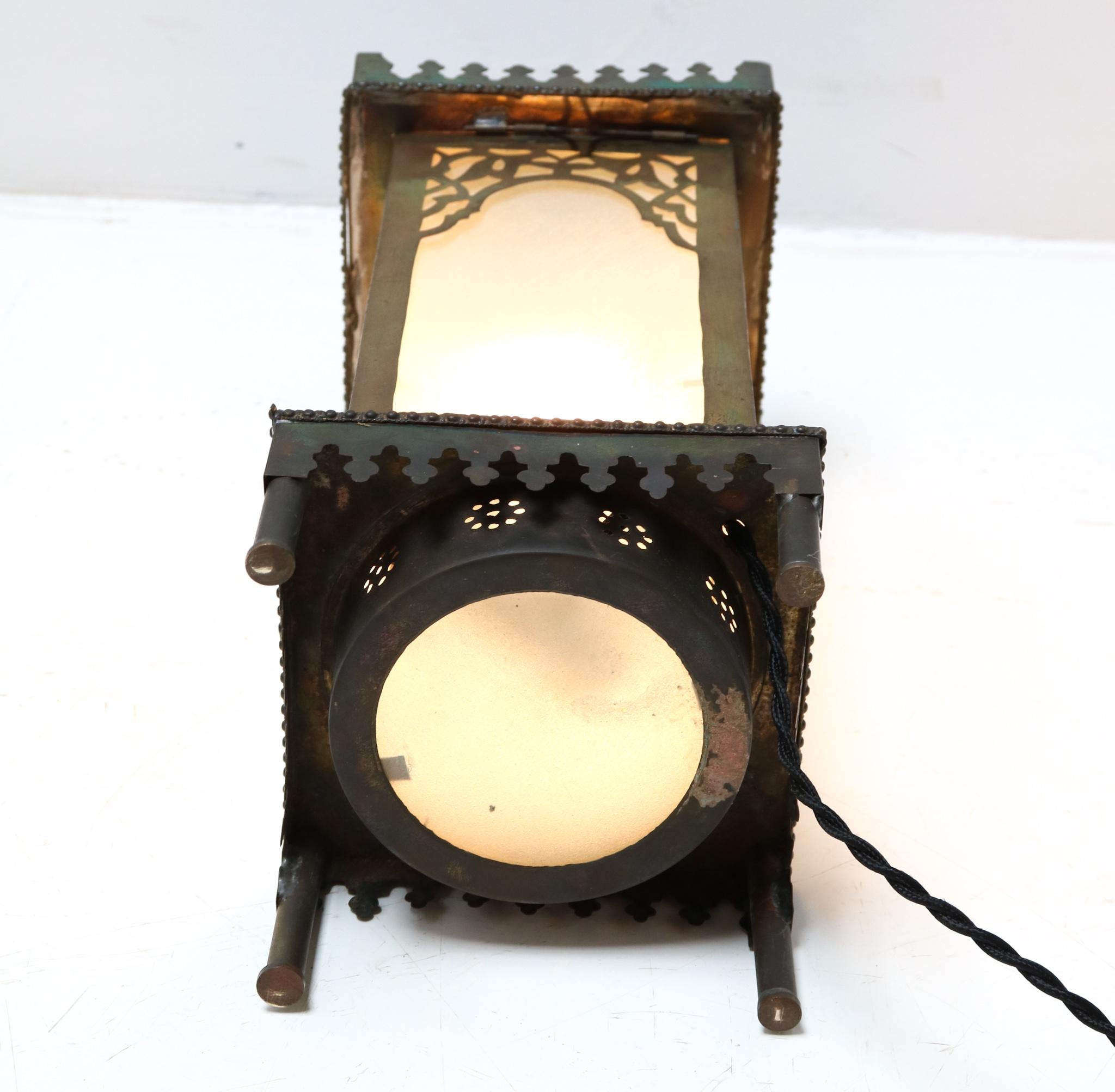 Jugendstil-Tischlampe aus patiniertem Messing, 1900er Jahre, Arts & Crafts im Angebot 2