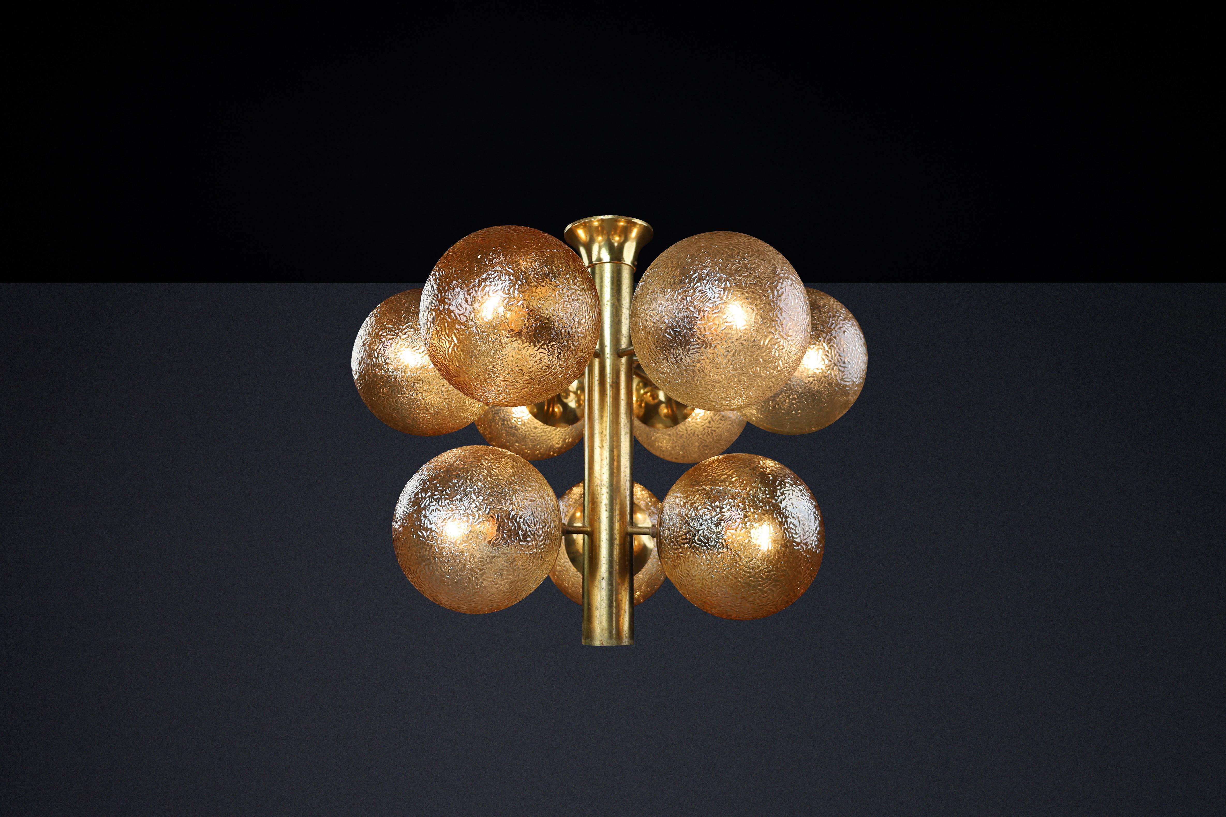 Mid-Century moderno Lampadario in ottone patinato con nove globi color oro, Germania 1960 in vendita