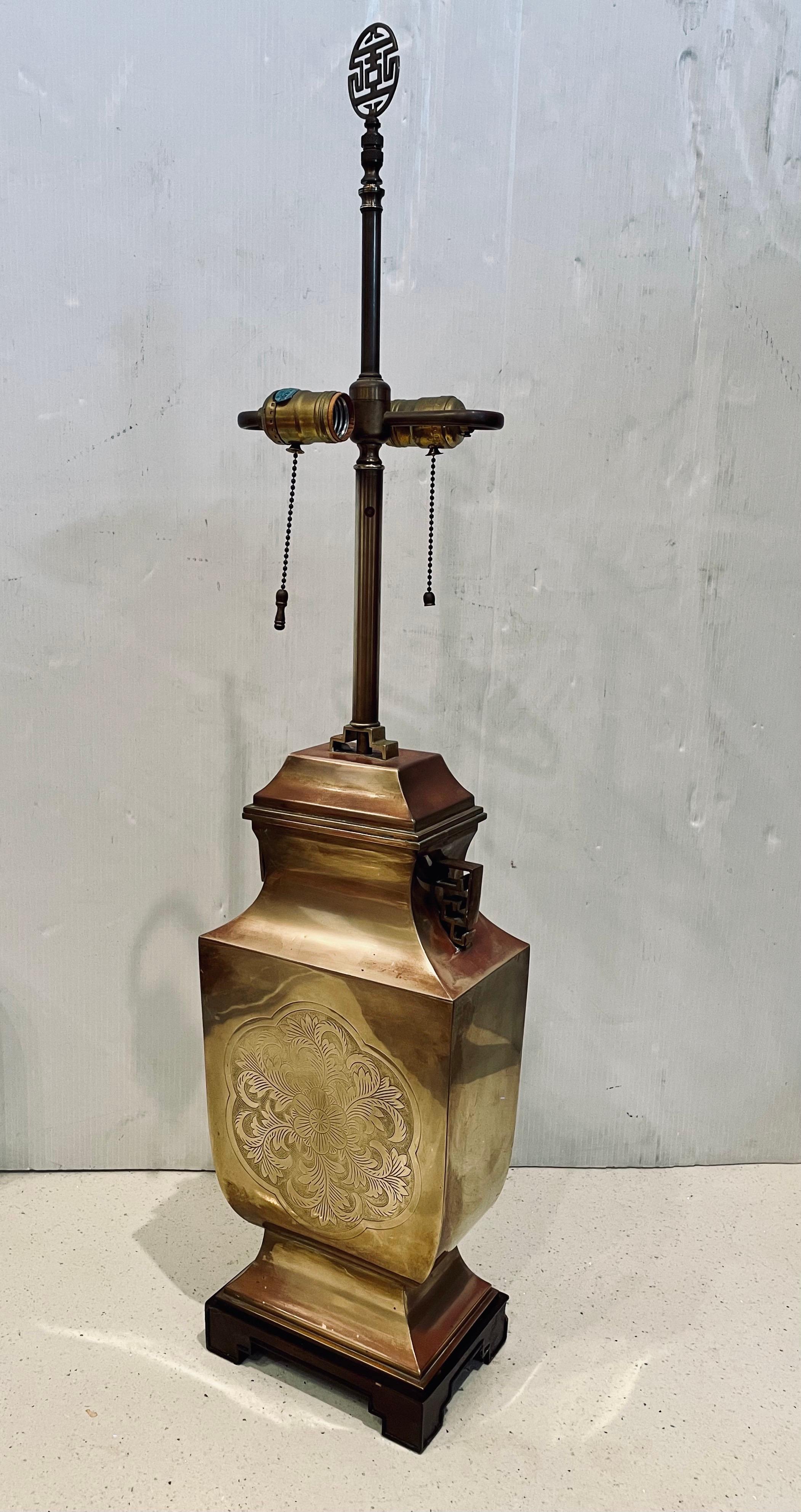 Hollywood Regency Patinated Brass Chinese Tall Urn Lamp on Wood Base For Sale