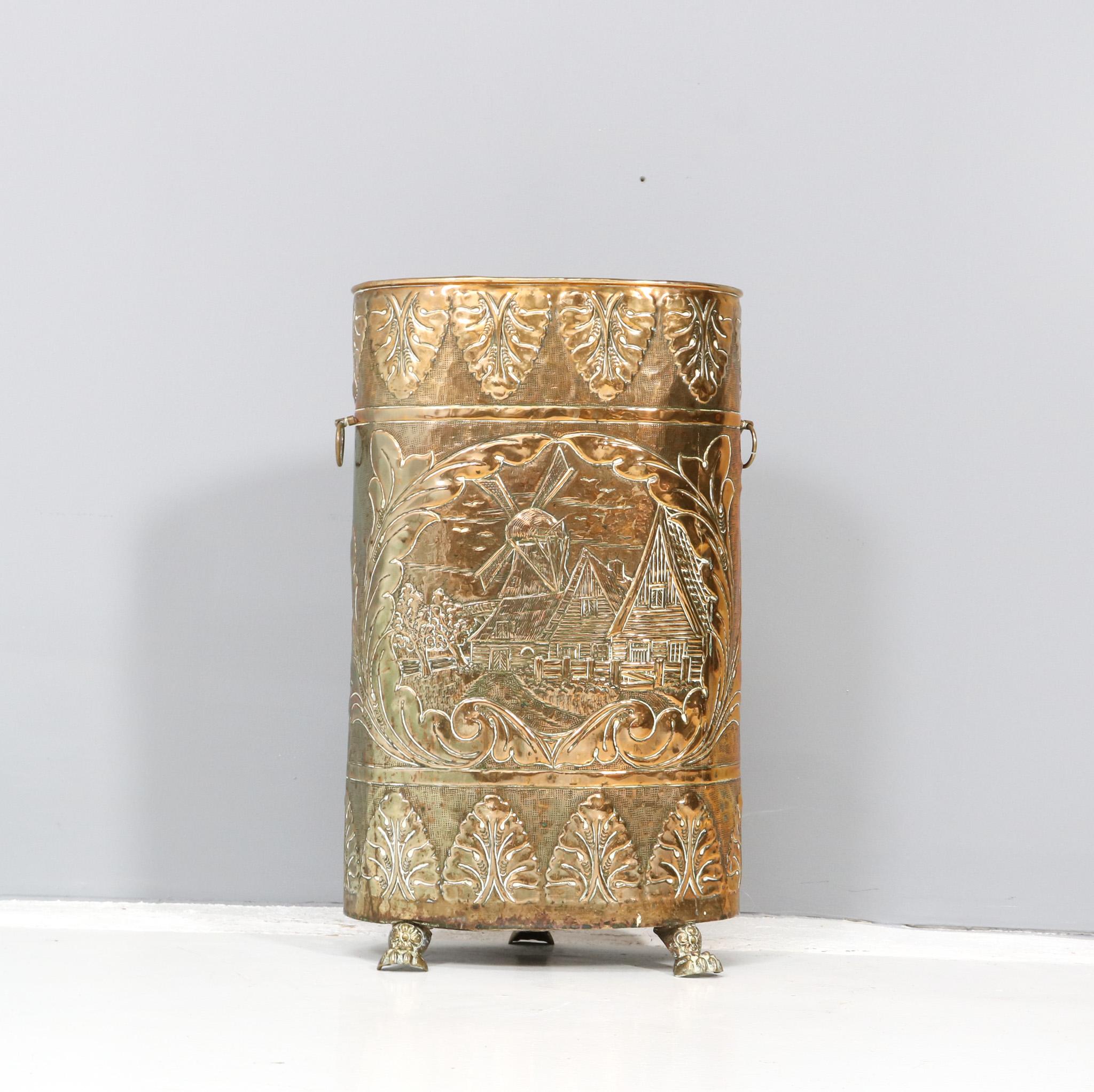Patinated Brass Dutch Umbrella Stand, 1900s In Good Condition In Amsterdam, NL