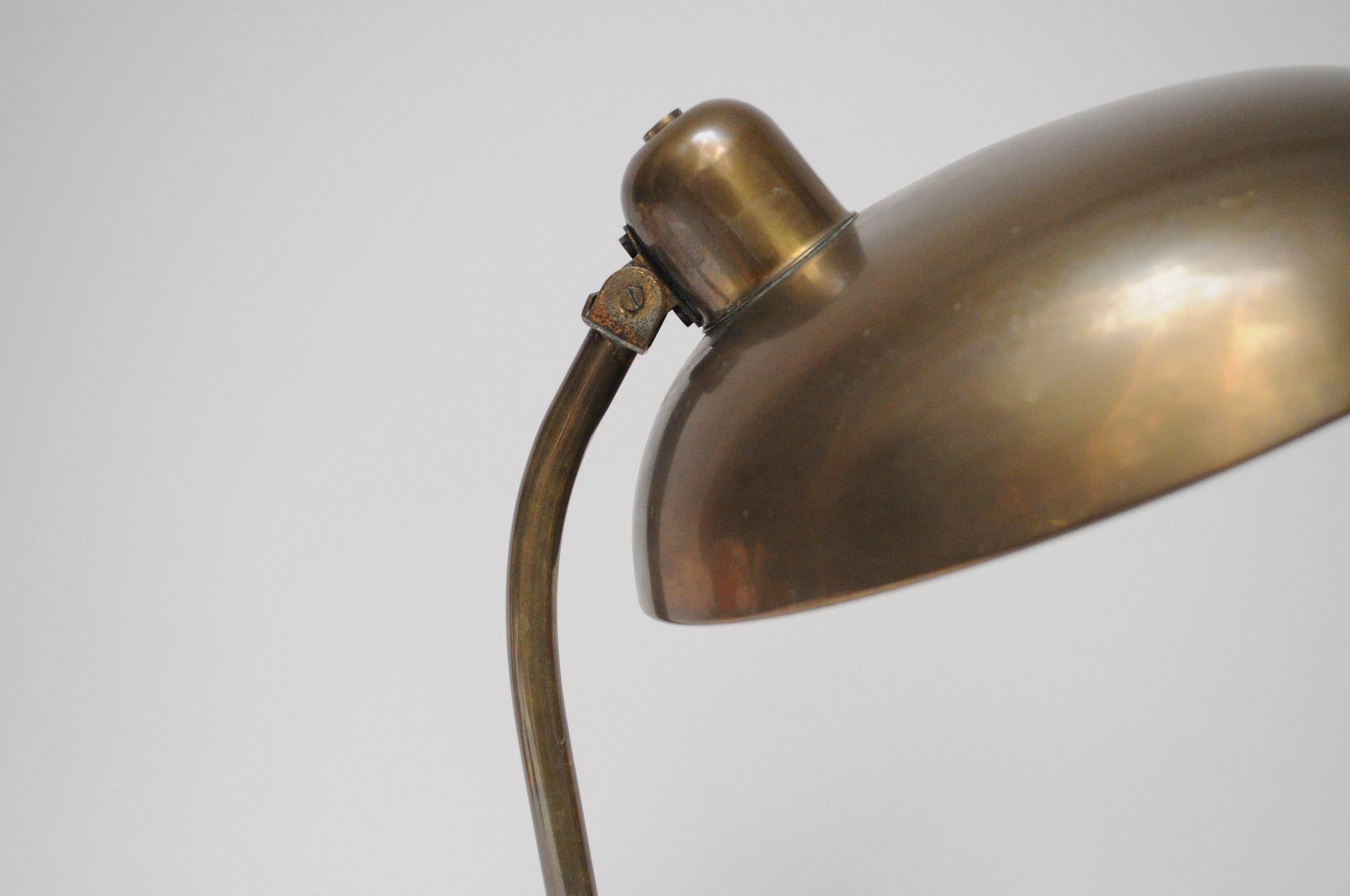 Lampada da tavolo ministeriale in ottone patinato di Giovanni Michelucci per Lariolux Italia in vendita 12