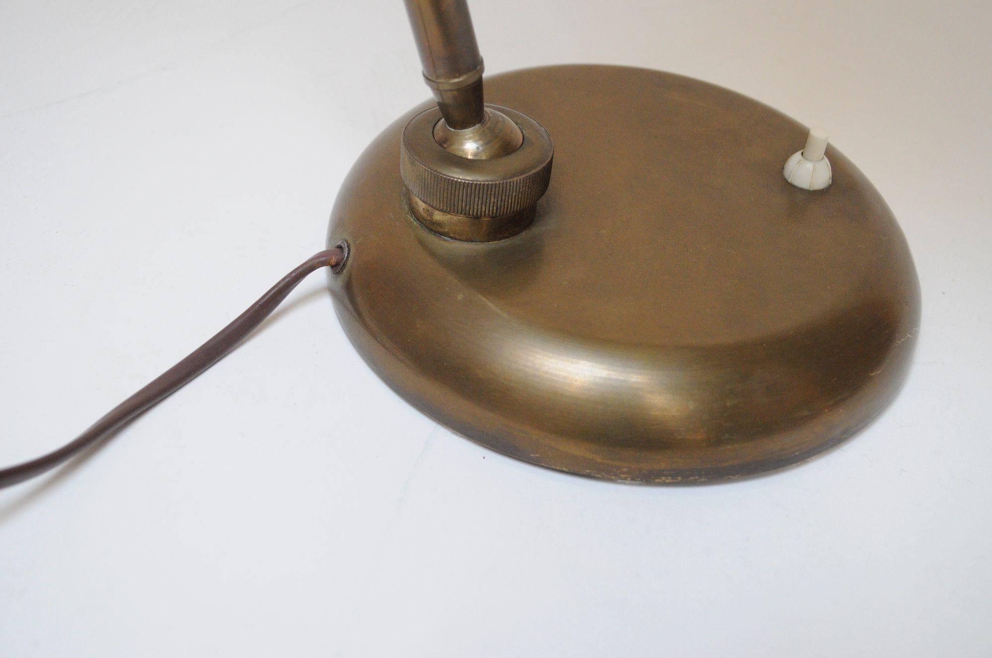 Lampada da tavolo ministeriale in ottone patinato di Giovanni Michelucci per Lariolux Italia in vendita 5