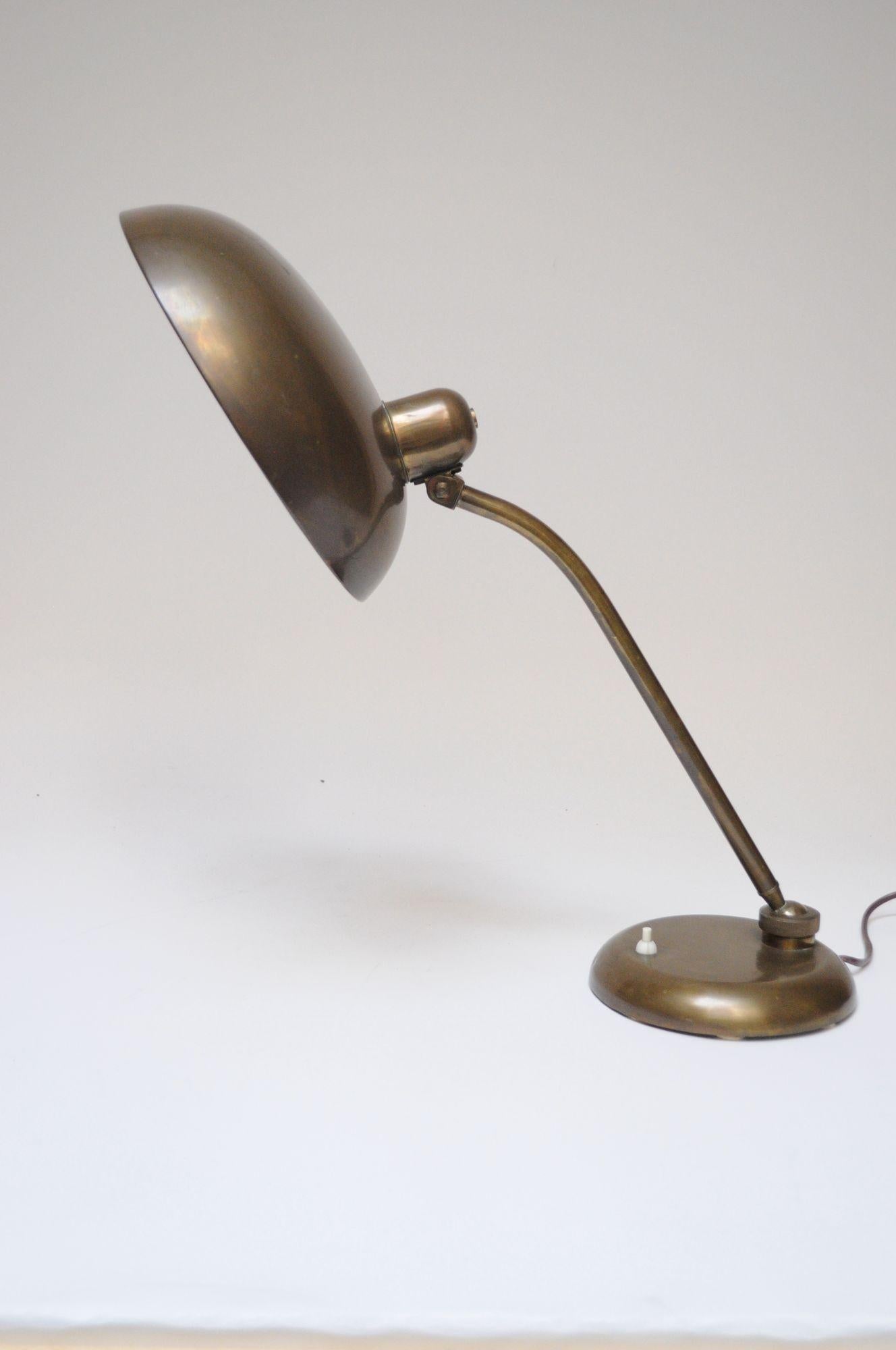 Lampada da tavolo ministeriale in ottone patinato di Giovanni Michelucci per Lariolux Italia in vendita 10