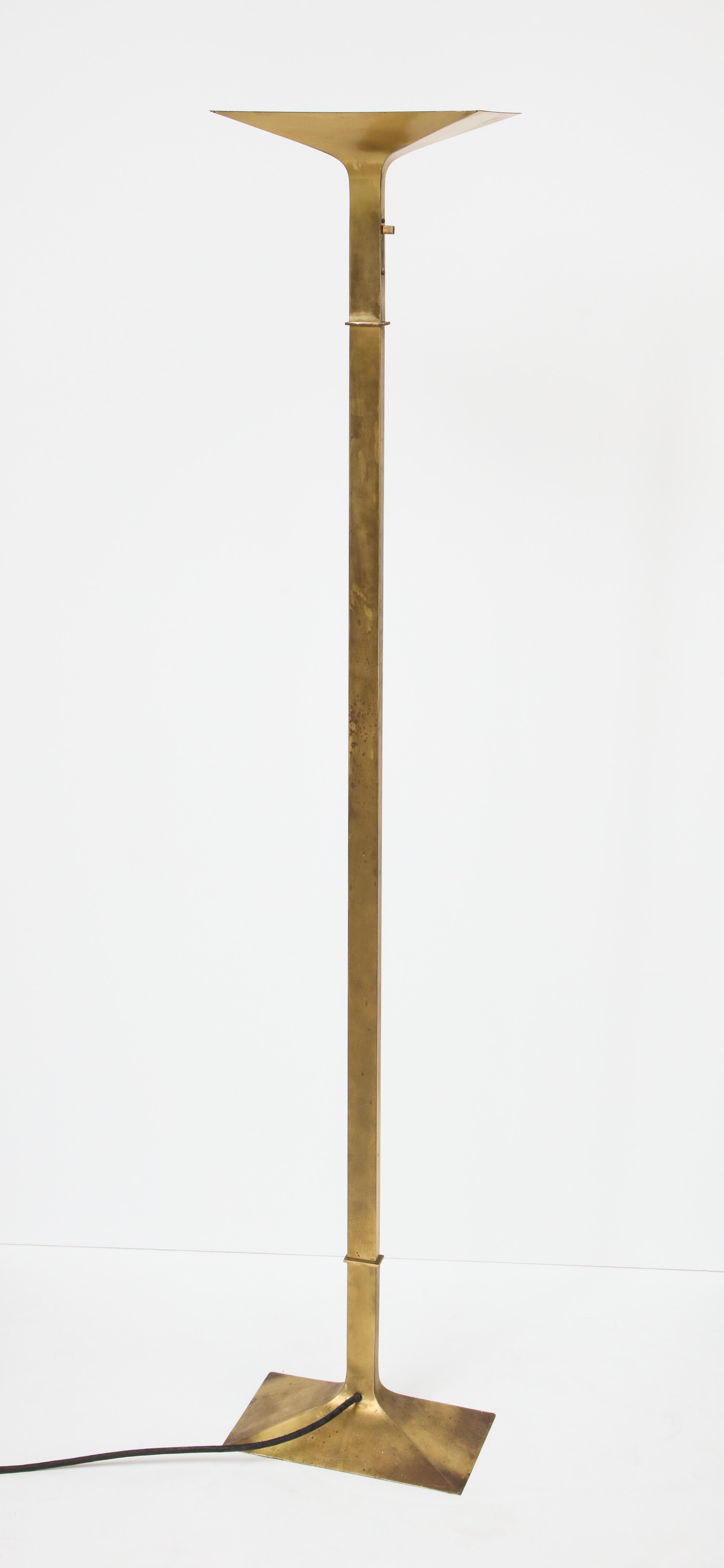 Patinated Brass Modernist Floor Lamp, Italy, 1980s 7