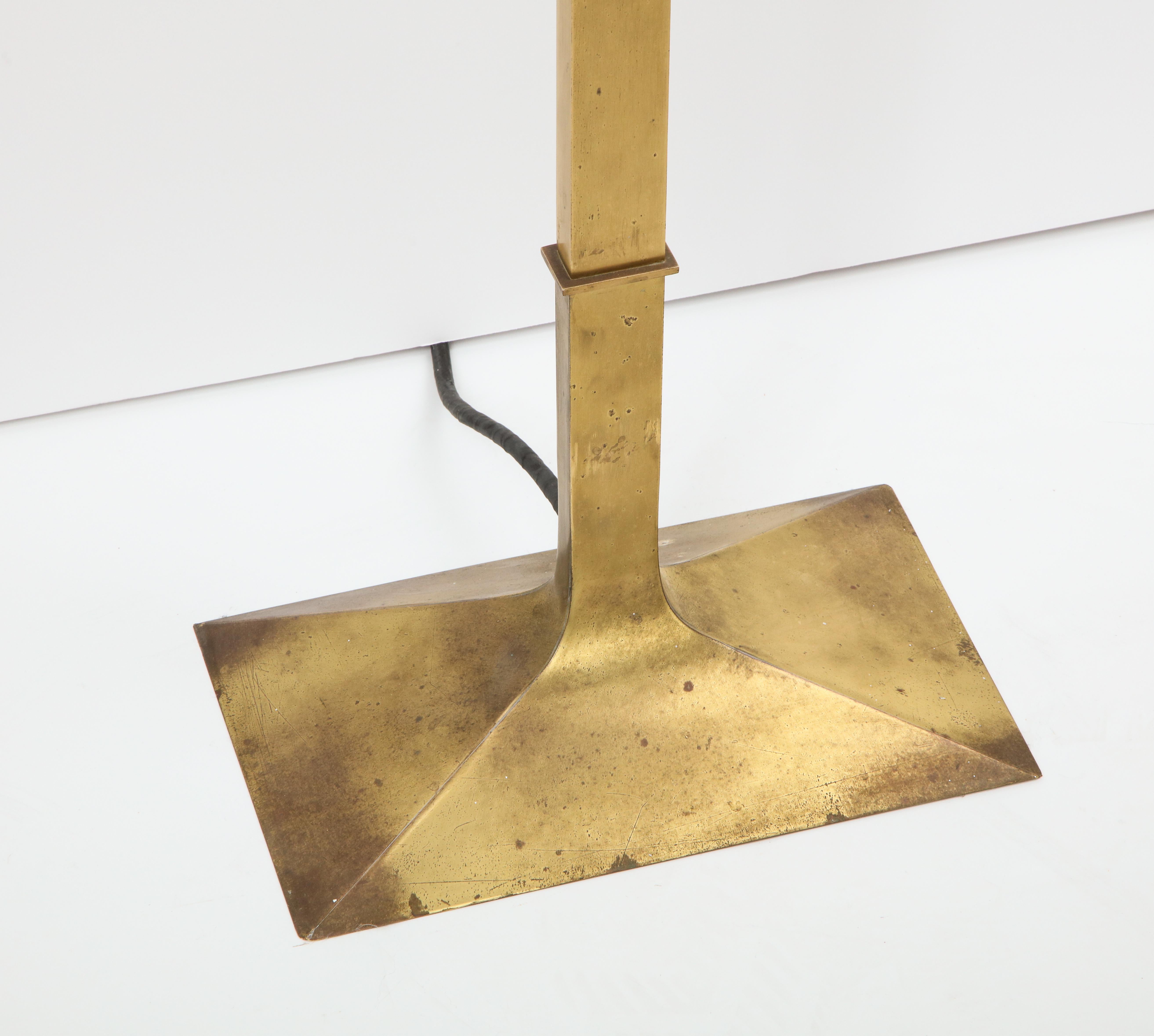 Patinated Brass Modernist Floor Lamp, Italy, 1980s 1