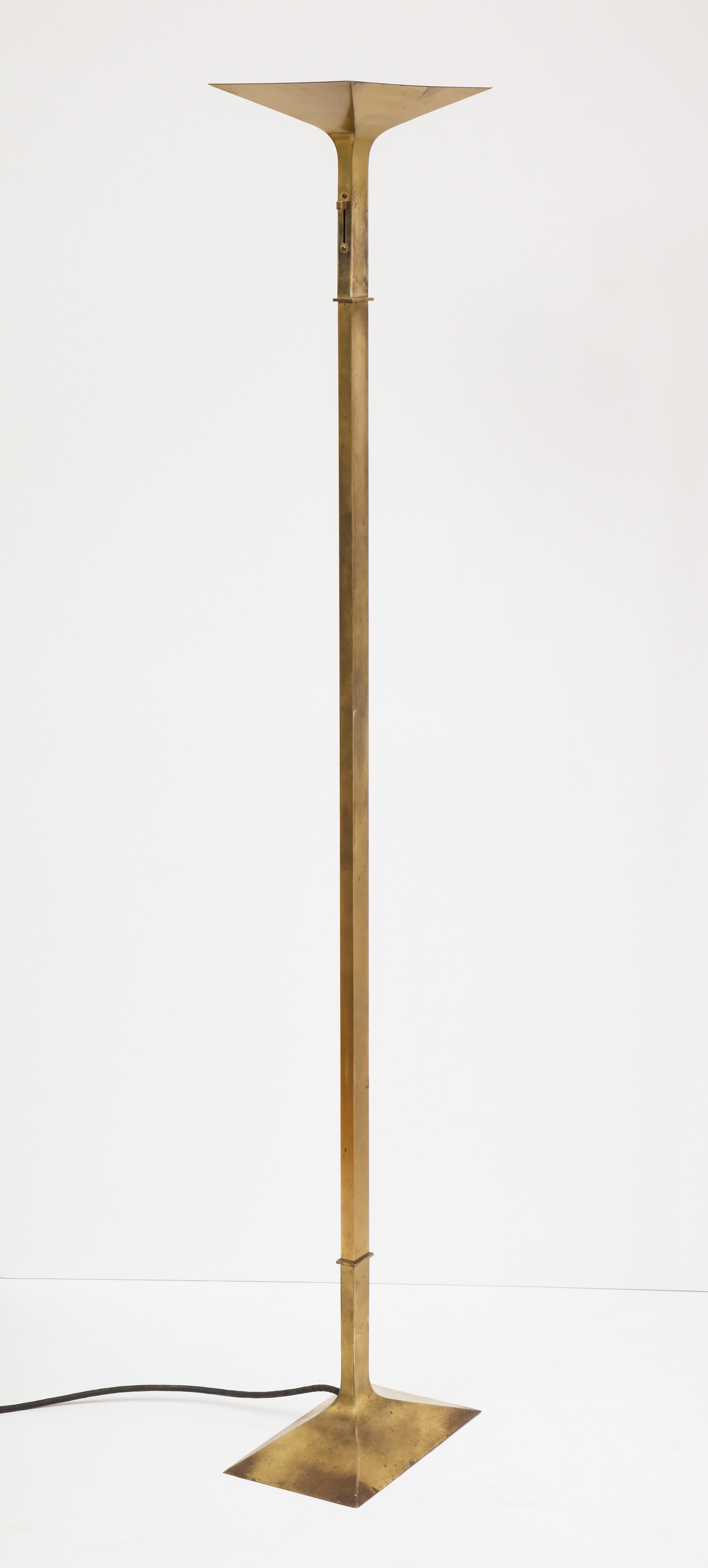 Patinated Brass Modernist Floor Lamp, Italy, 1980s 4