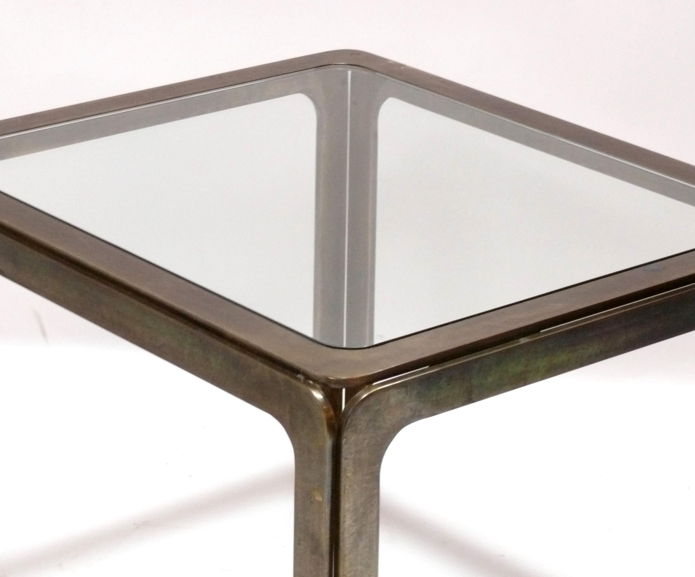 Américain Table d'appoint en laiton ou bronze patiné du milieu du siècle dernier en vente