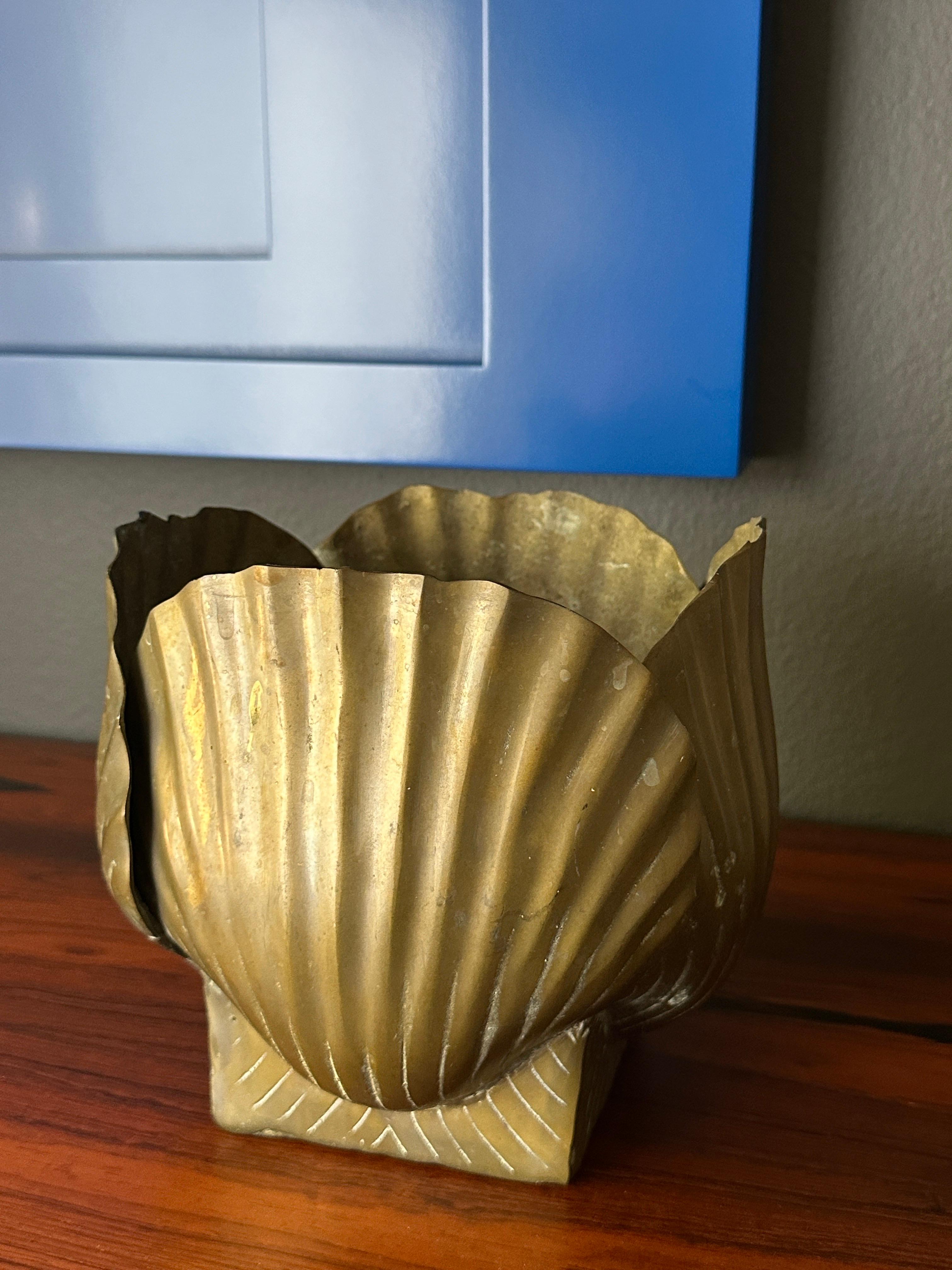 Small Patinated brass sea shell planter. We also have larger version in our other listing and polished version.