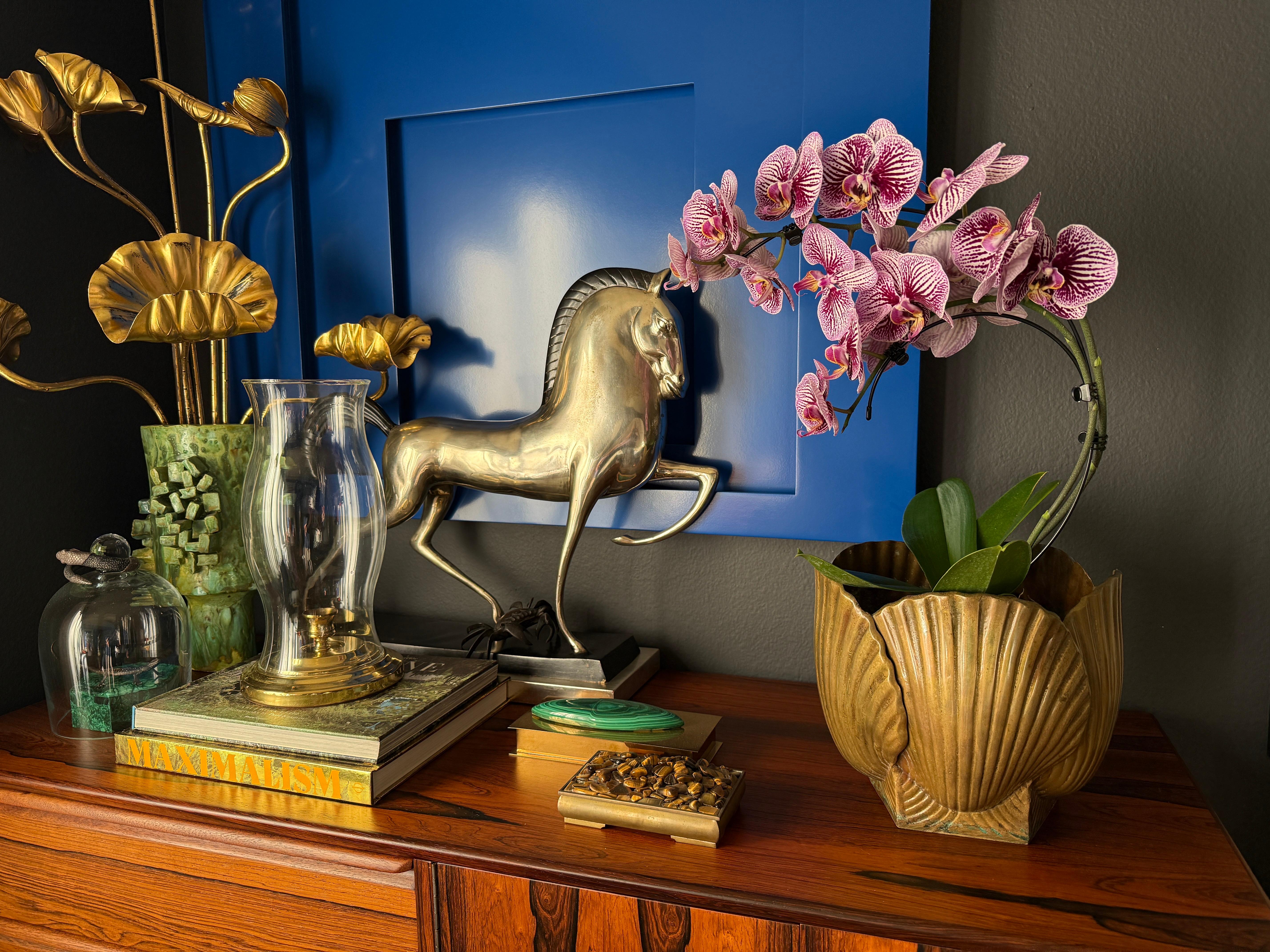 Patinated Brass Sea Shell Planter In Good Condition For Sale In North Hollywood, CA