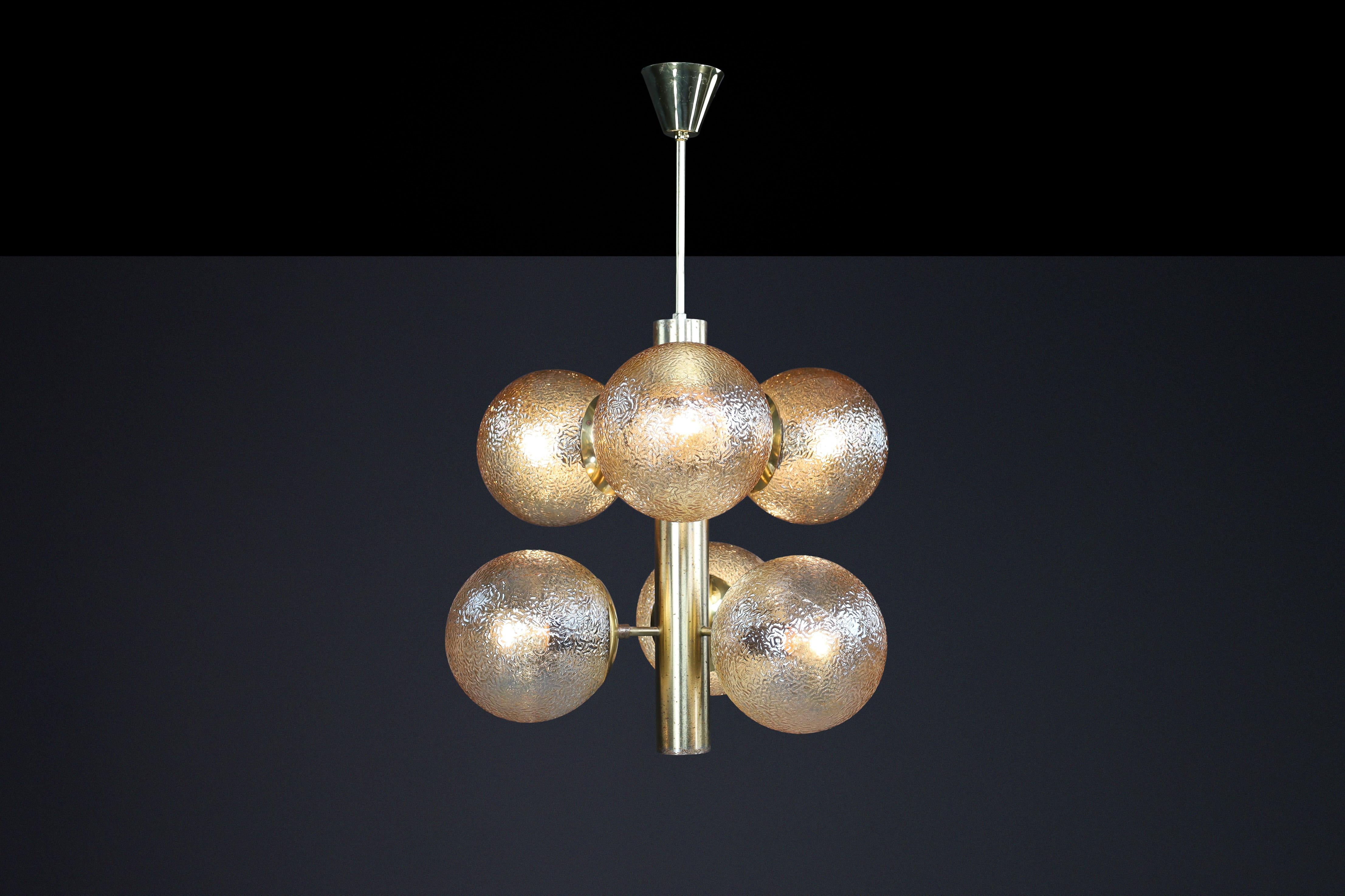 Patinated Brass Sputnik Chandelier with Six Gold-Colored Globes, Germany 1960s In Good Condition For Sale In Almelo, NL