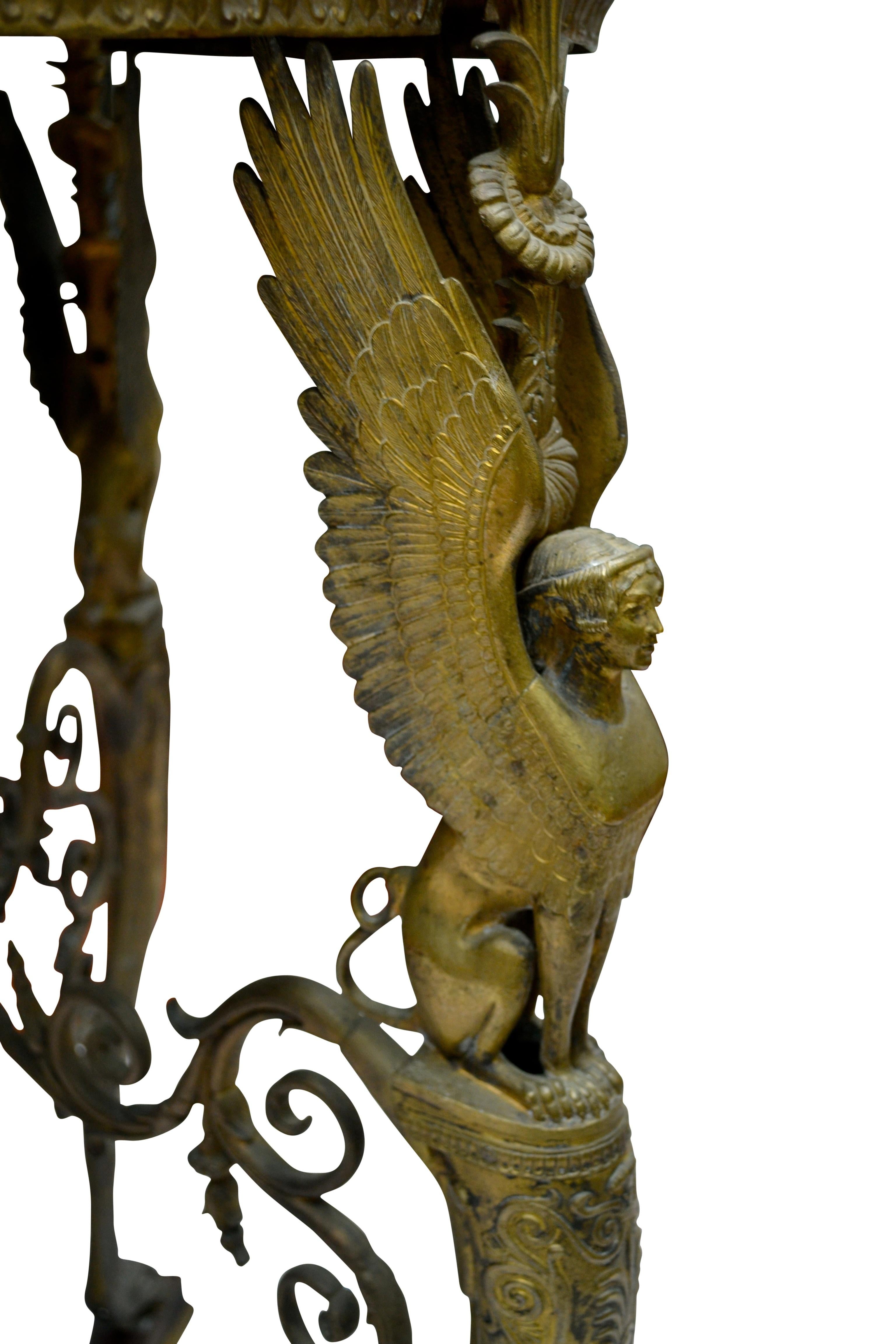 Jardiniere aus patinierter Bronze und Metall nach der Pompeji-Periode  Römische Antiquität (Griechisch-römisch)