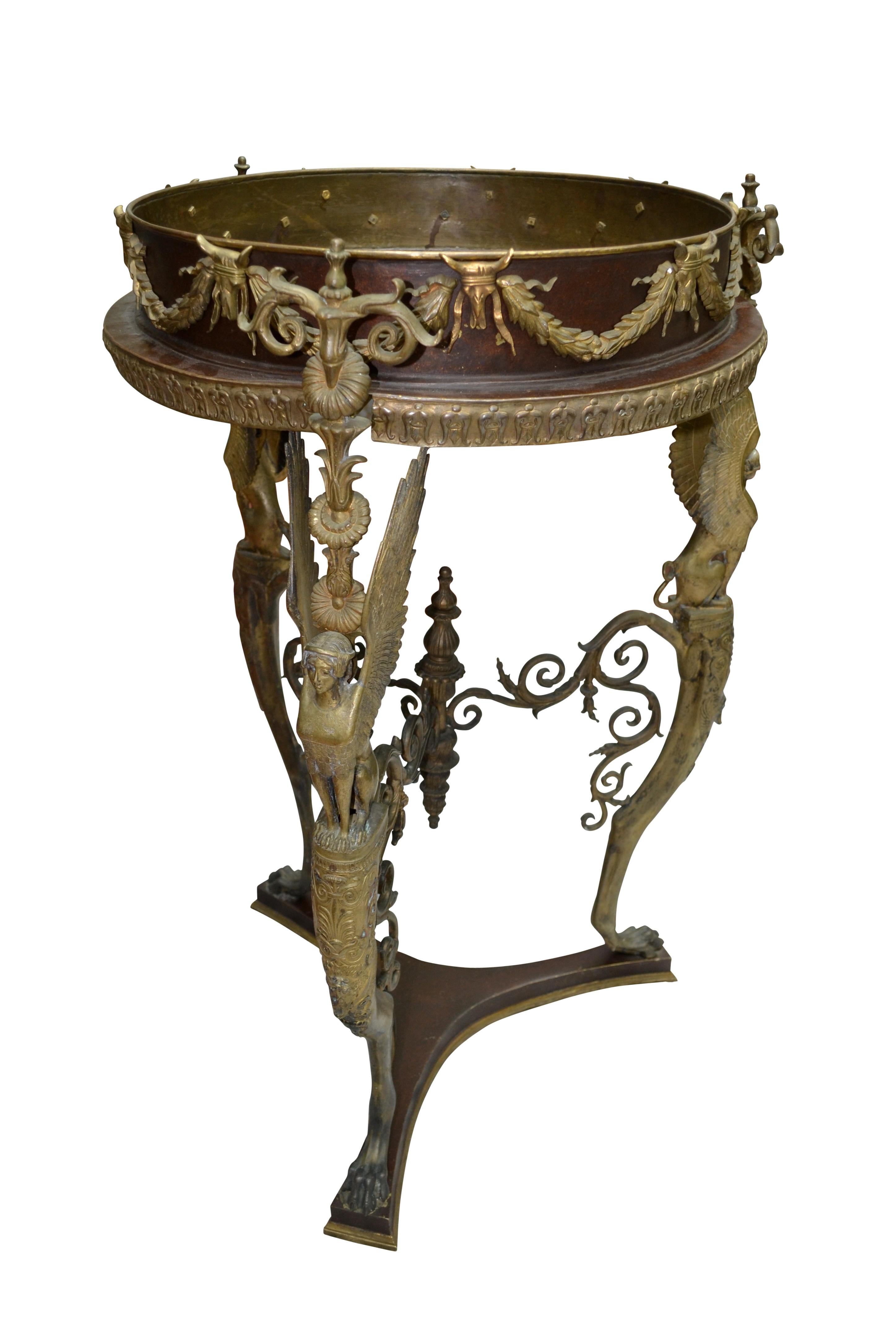 Jardiniere aus patinierter Bronze und Metall nach der Pompeji-Periode  Römische Antiquität (Gegossen)