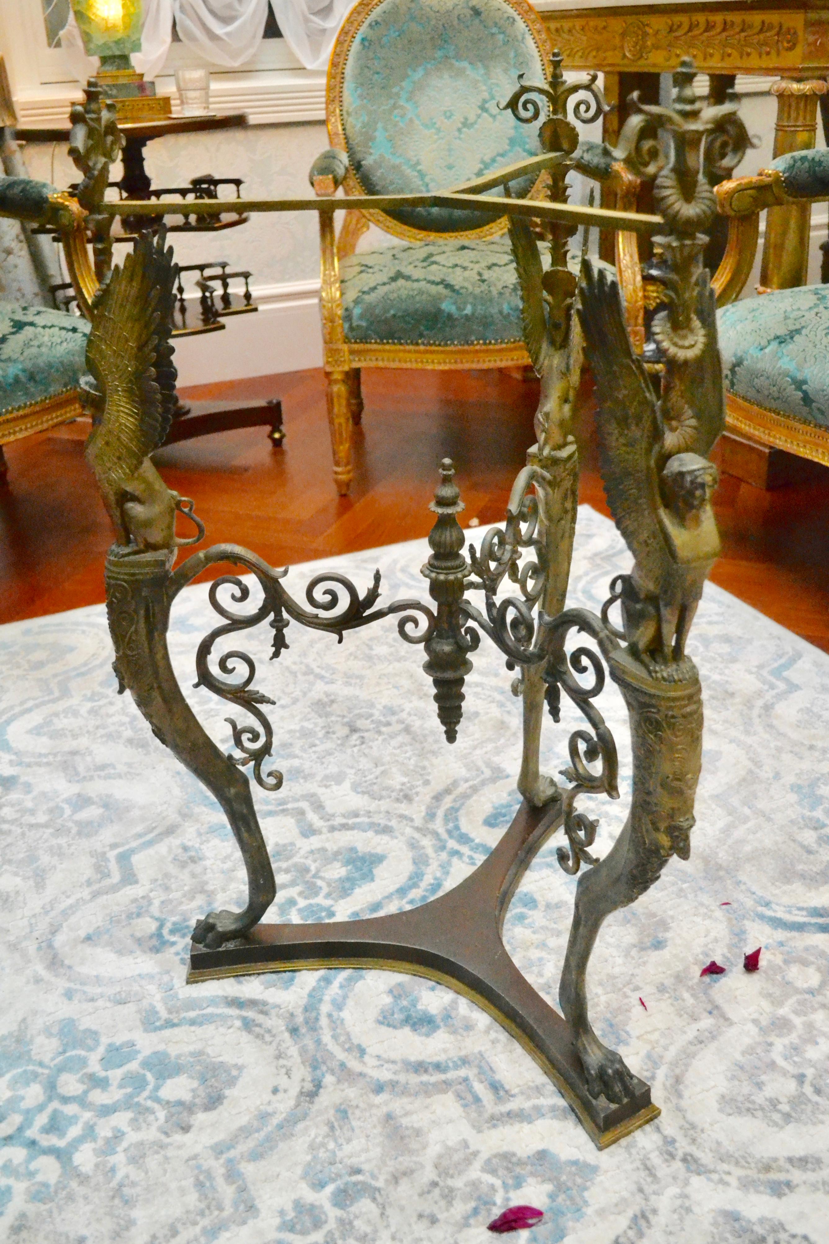 Jardiniere aus patinierter Bronze und Metall nach der Pompeji-Periode  Römische Antiquität (19. Jahrhundert)