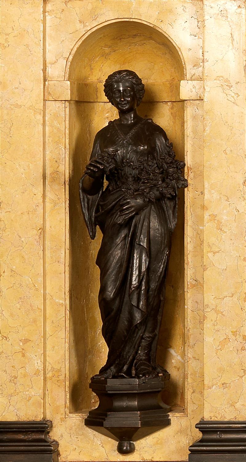 Cheminée en bronze patiné et en marbre de Sienne de proportions palatiales, vers 1850 en vente 5