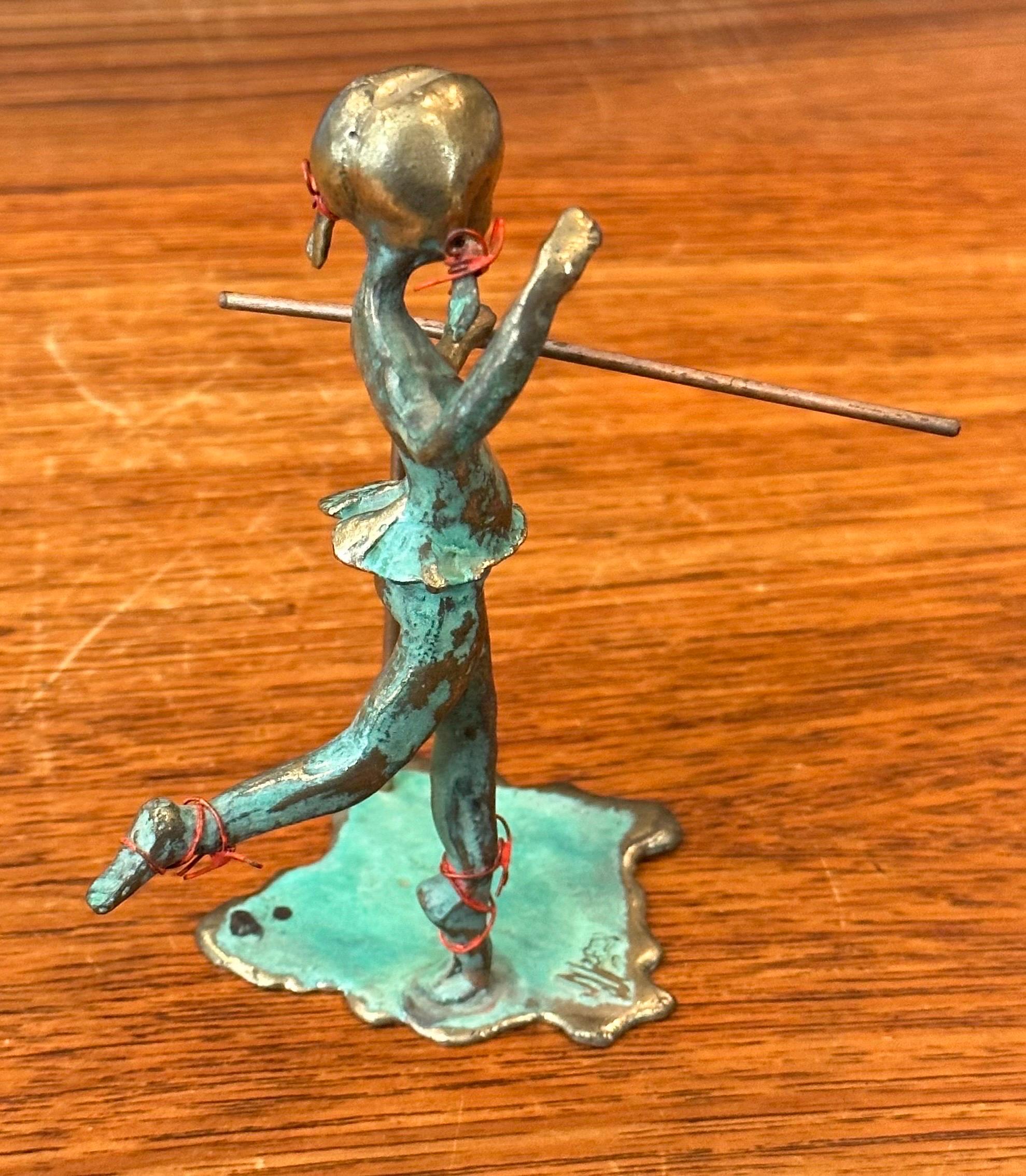 Patinierte Ballerina-Skulptur aus Bronze von Malcolm Moran im Angebot 2