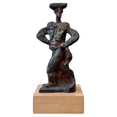 Sculpture de chasseur de balles en bronze patiné de Josep Ricart Garriga signée et datée « PA »