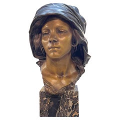 Busto de bronce patinado de mujer gitana según Oronzo Gargiulo