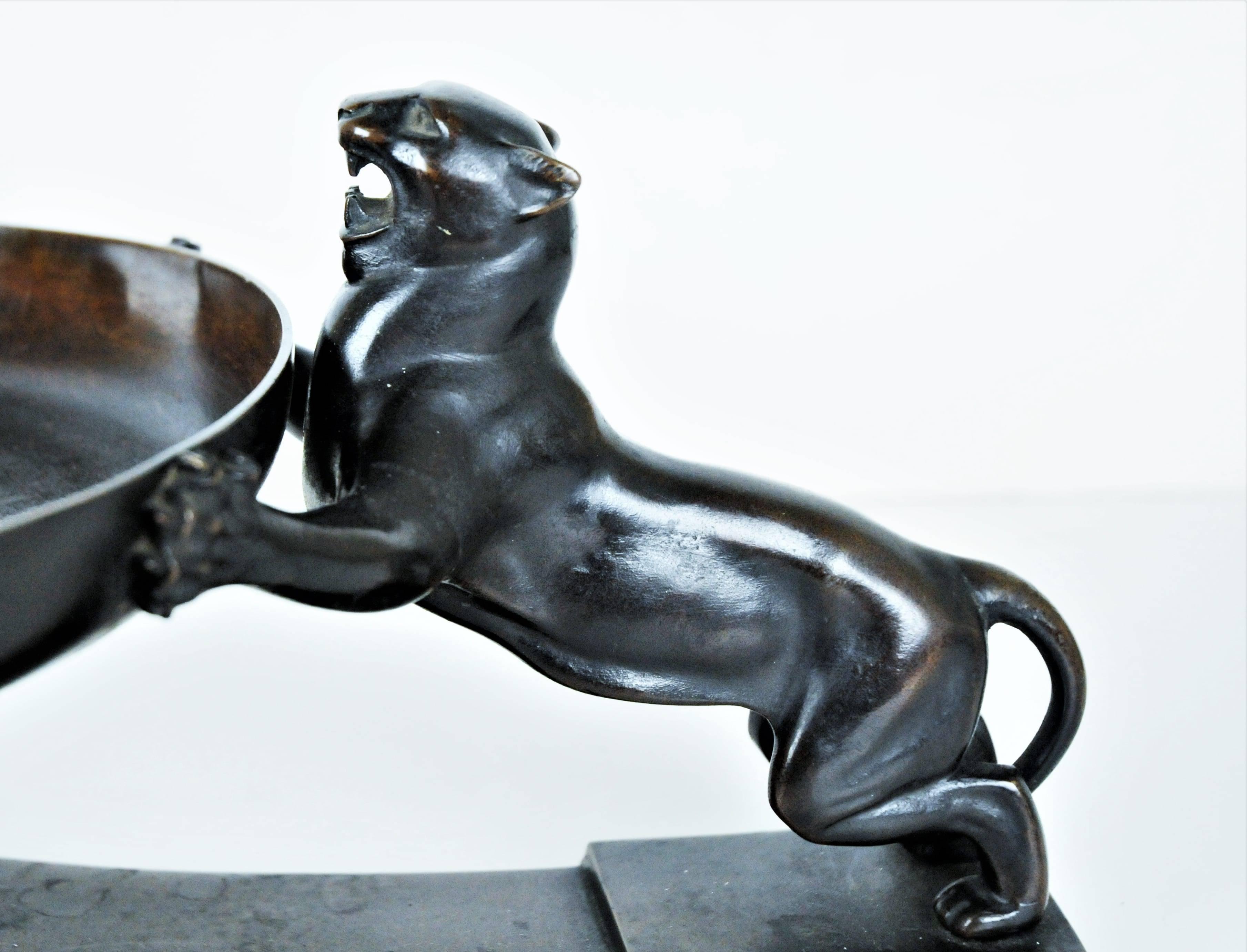 German Patinated Bronze Centrepiece with Pumas, Munich Secession, 1920s For Sale
