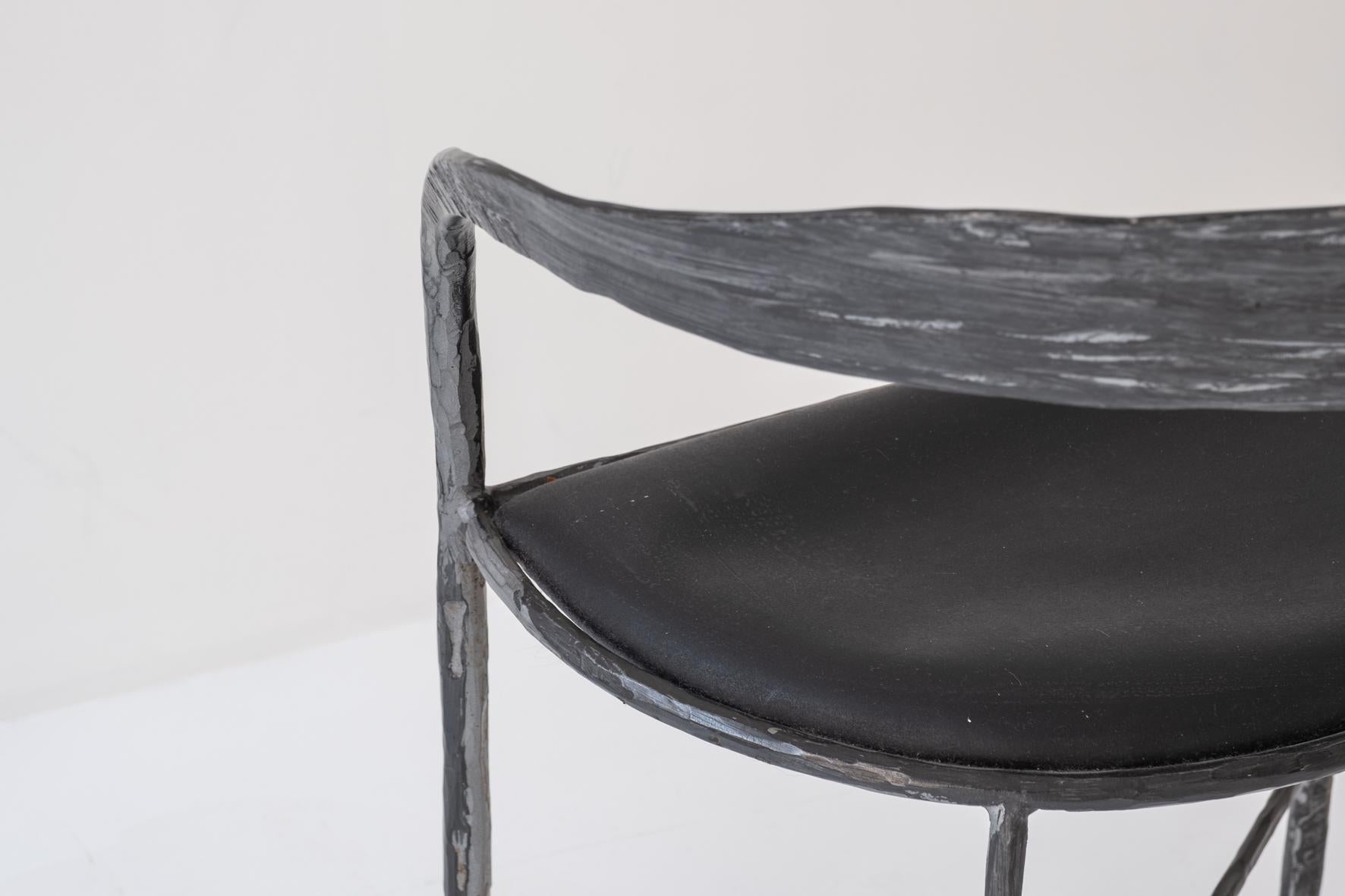 Patinated iron chair sculpted in the manner of Diego Giacometti, Italy 1980s In Good Condition For Sale In Antwerp, BE