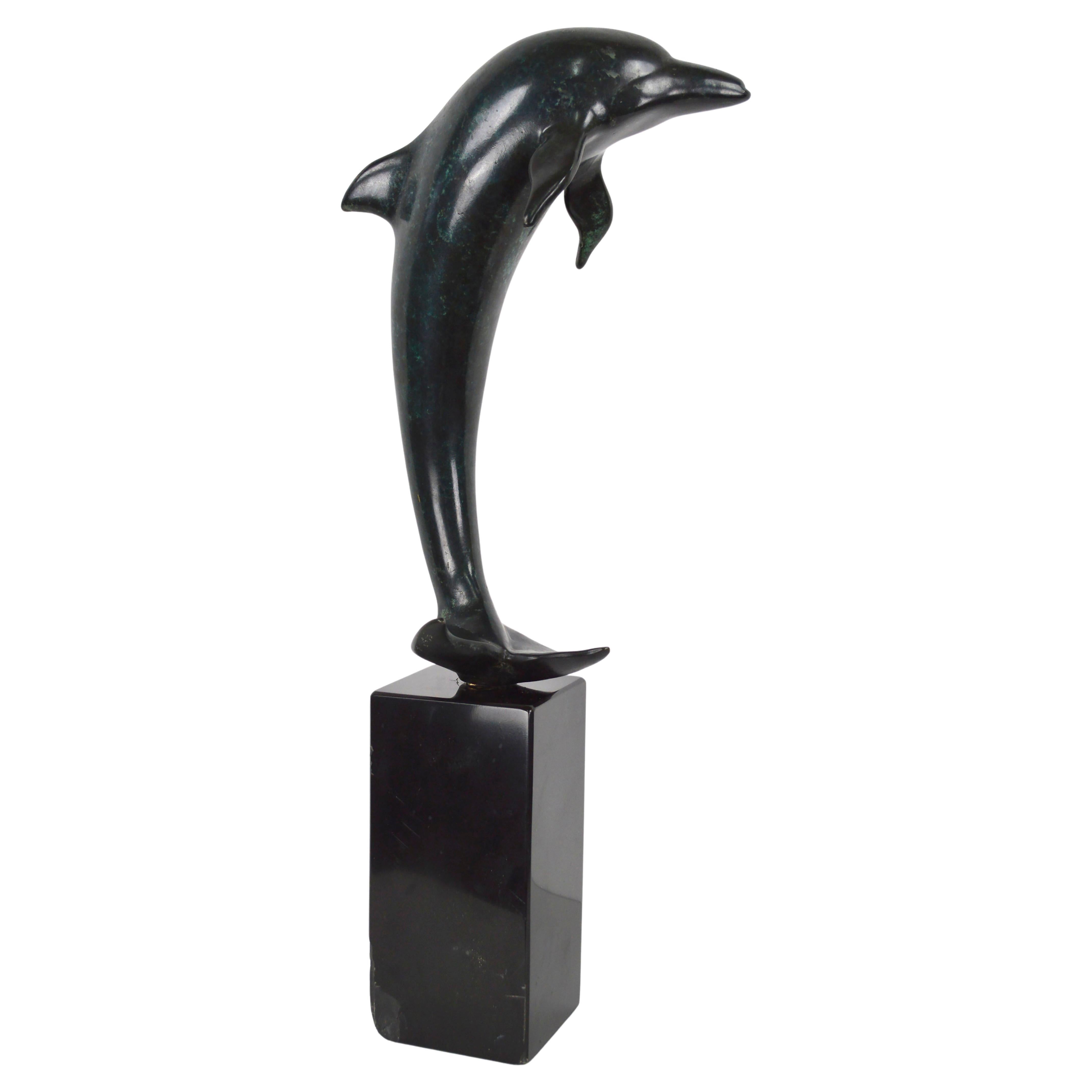 Zeitgenössische Delphin-Skulptur aus patinierter Bronze
