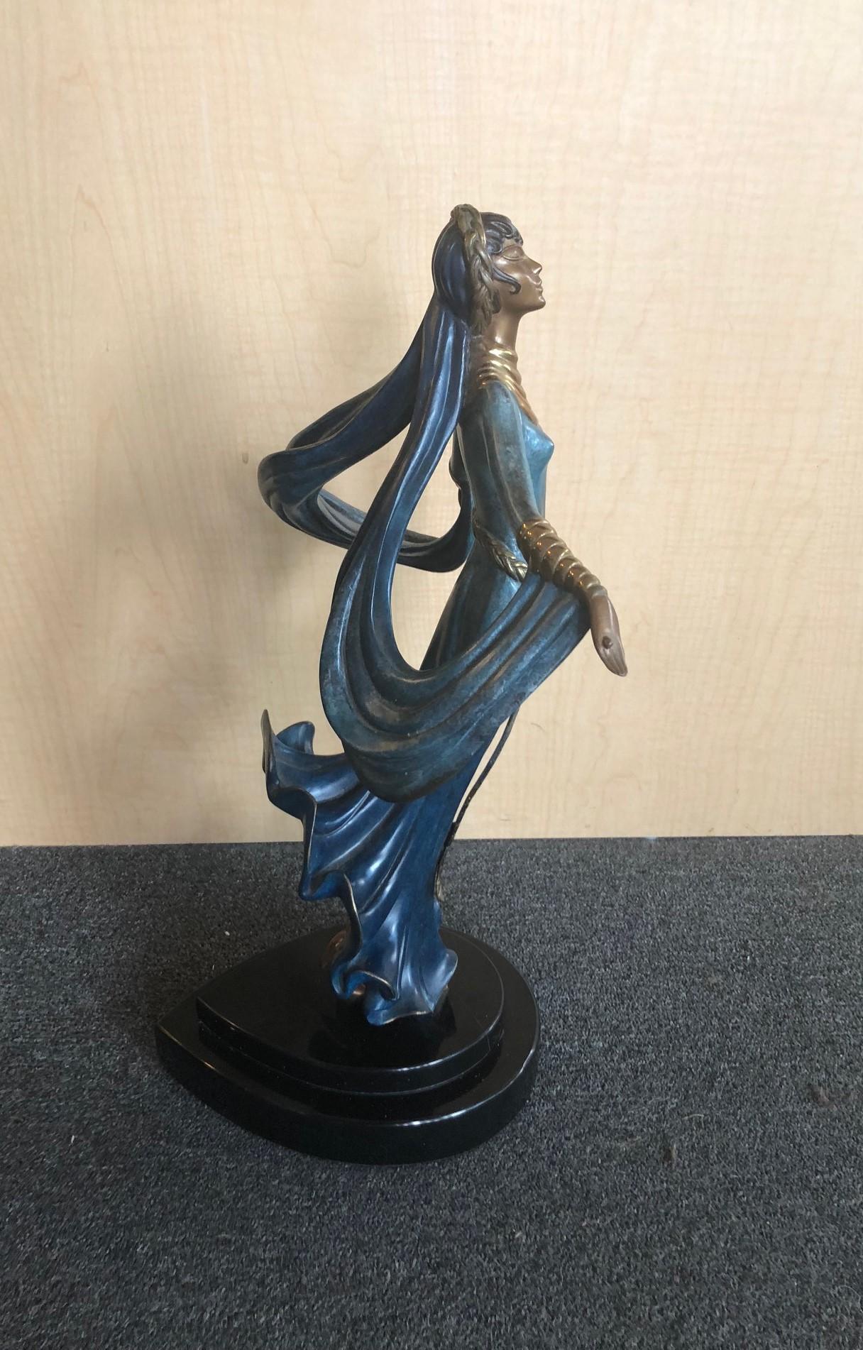Patinated Bronze 