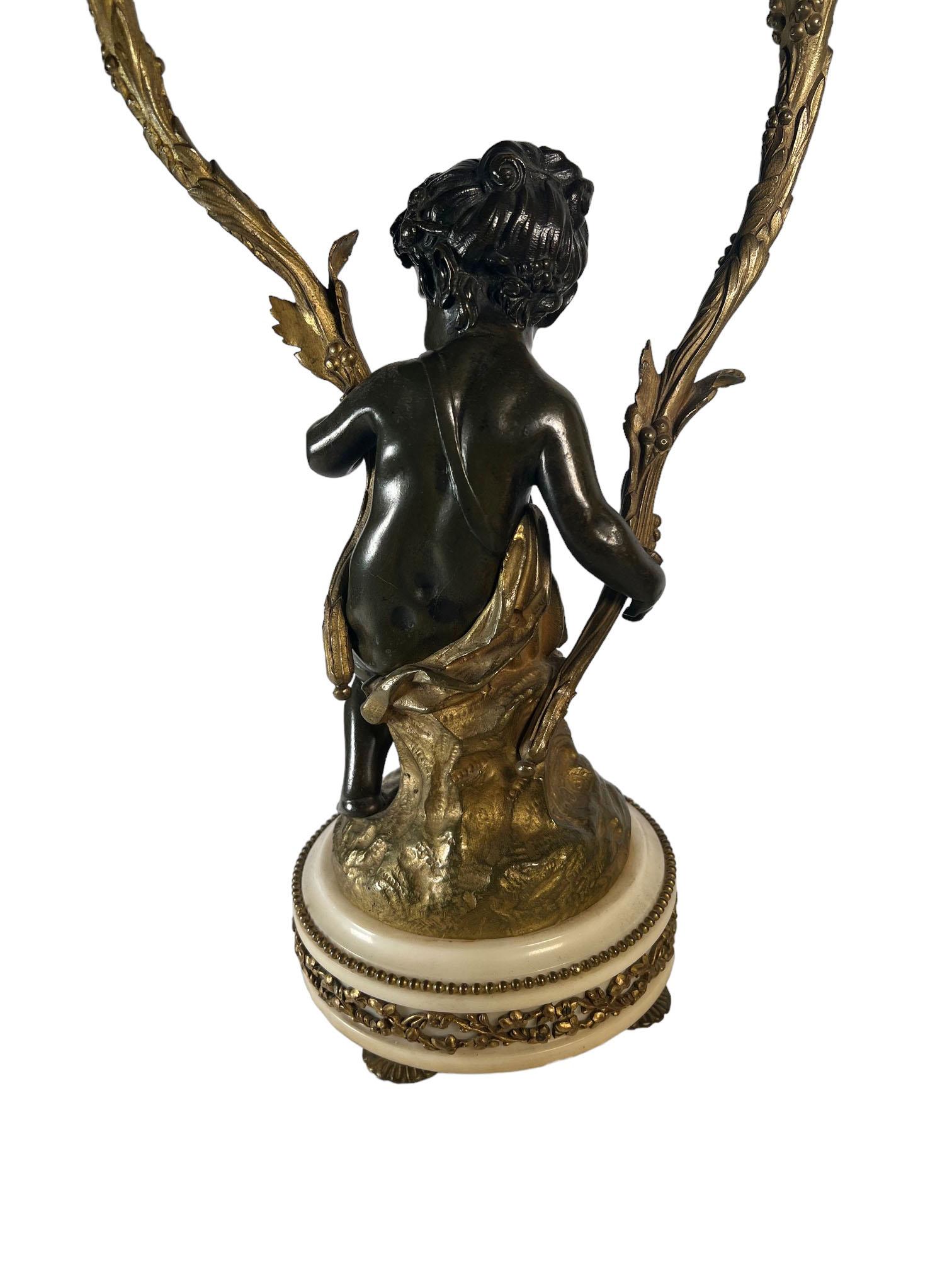 Candelabri con putti figurativi in bronzo patinato in vendita 9
