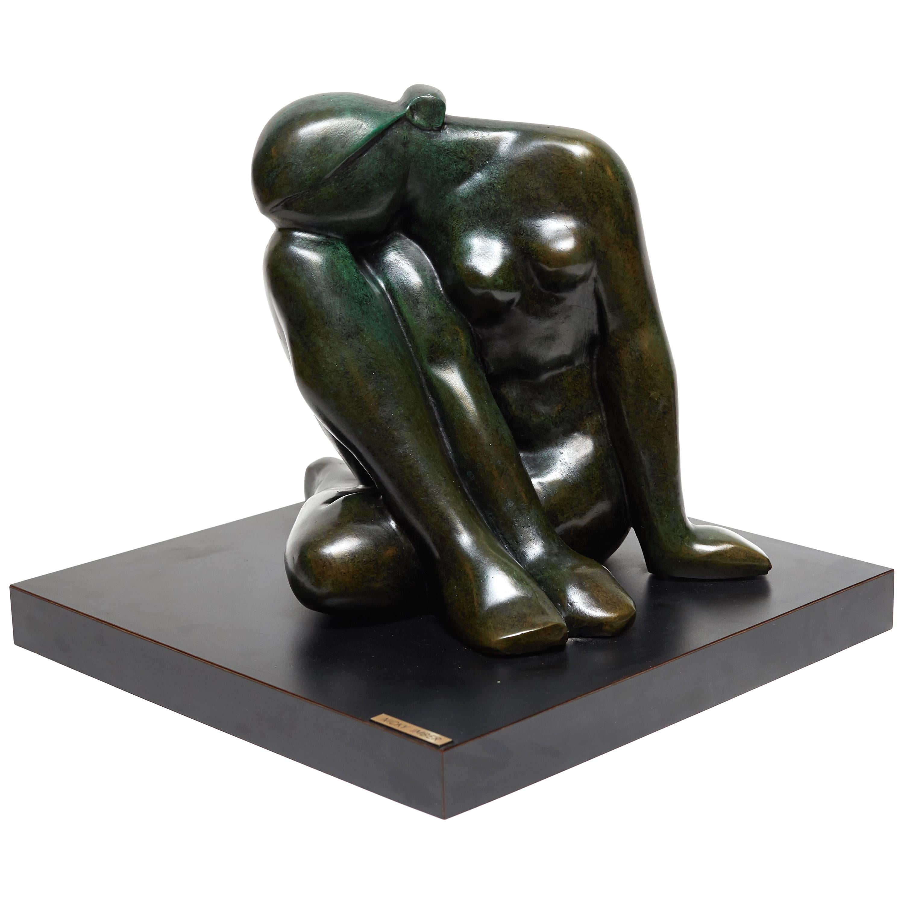 Sculpture féminine figurative en bronze patiné de Nicky Imber, « 1920-1996 »