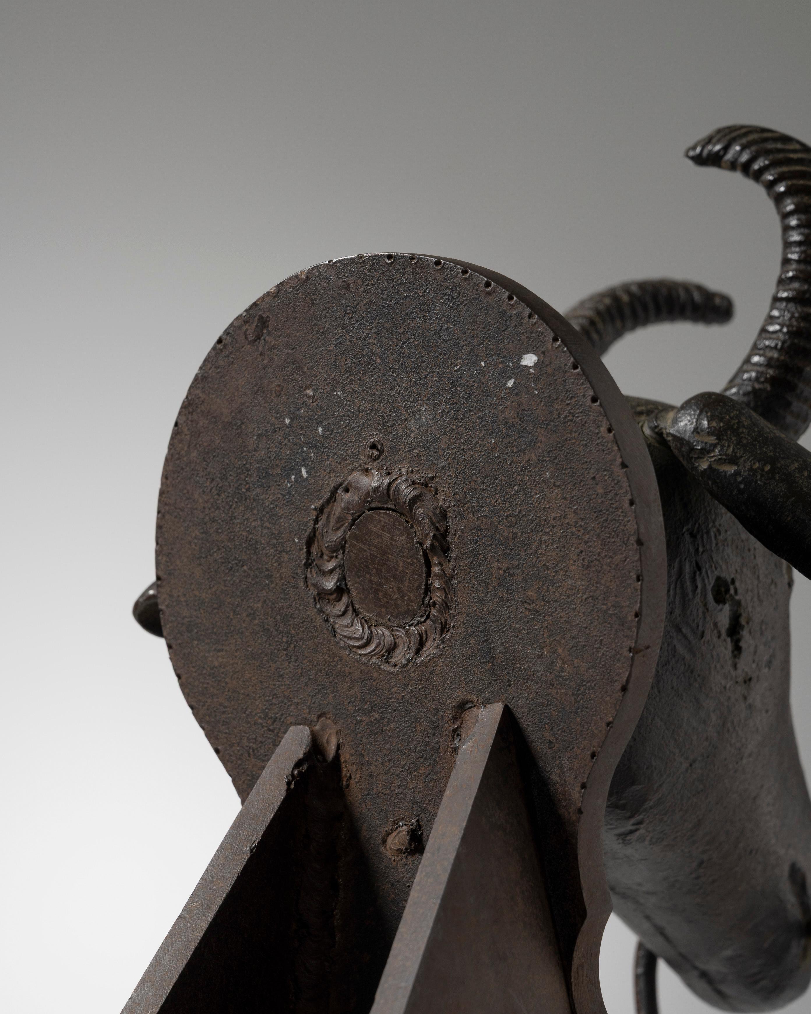 Scultura di testa di capra in bronzo patinato, anni '20. in vendita 5