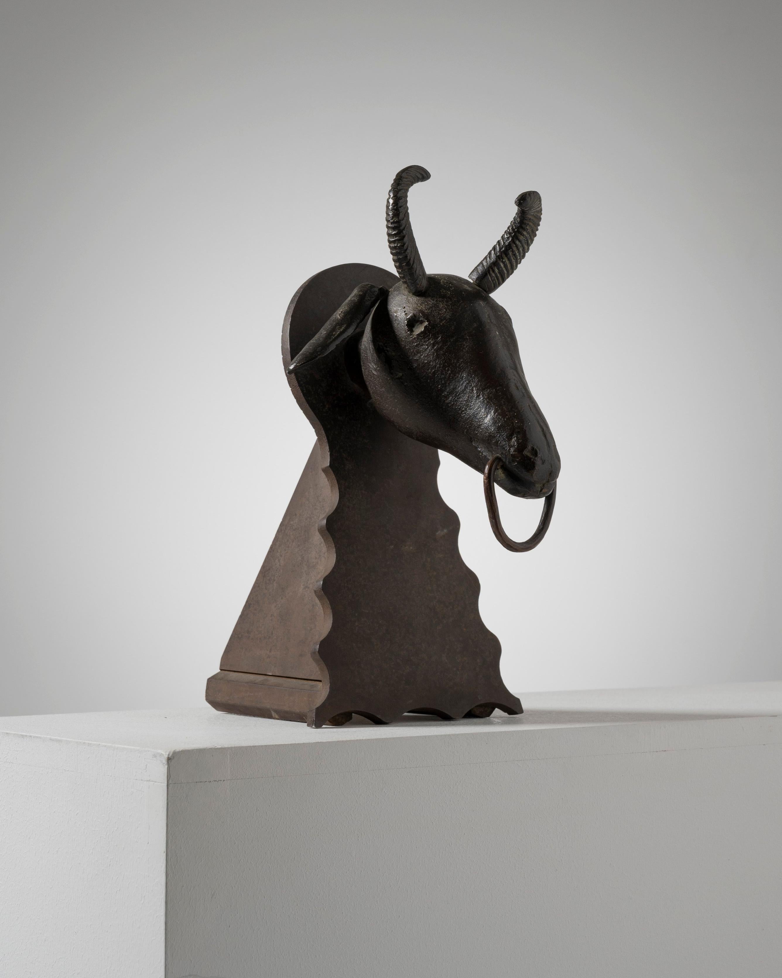 Scultura di testa di capra in bronzo patinato, anni '20. in vendita 1