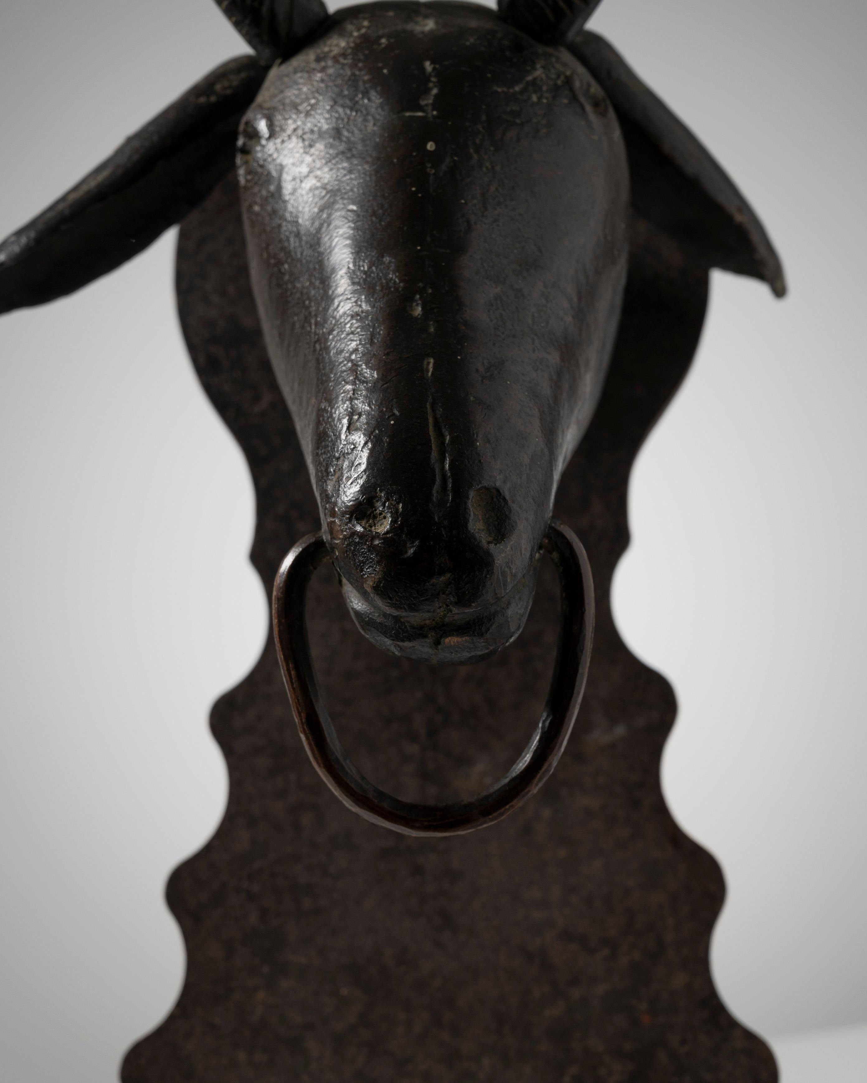 Scultura di testa di capra in bronzo patinato, anni '20. in vendita 2