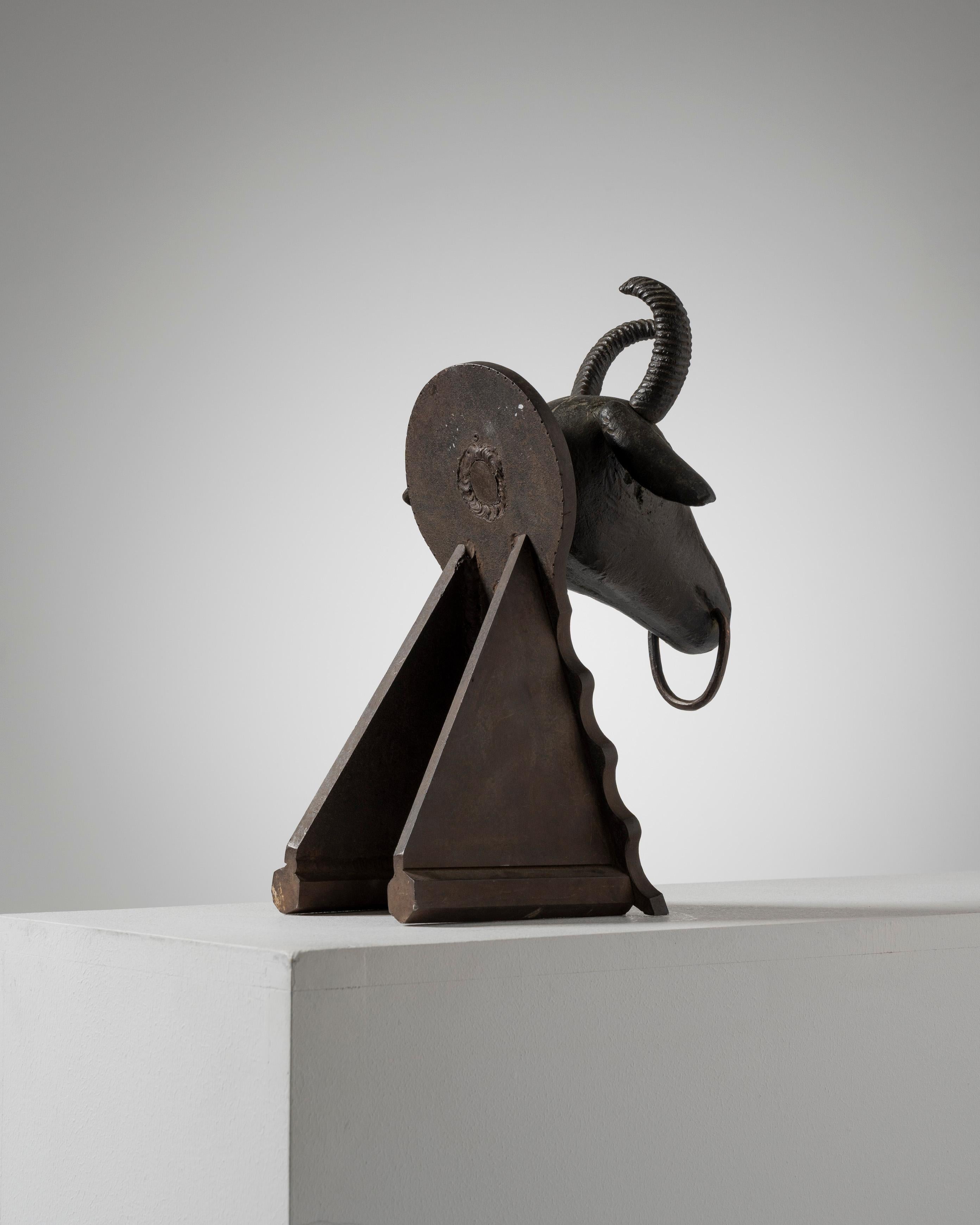 Scultura di testa di capra in bronzo patinato, anni '20. in vendita 4