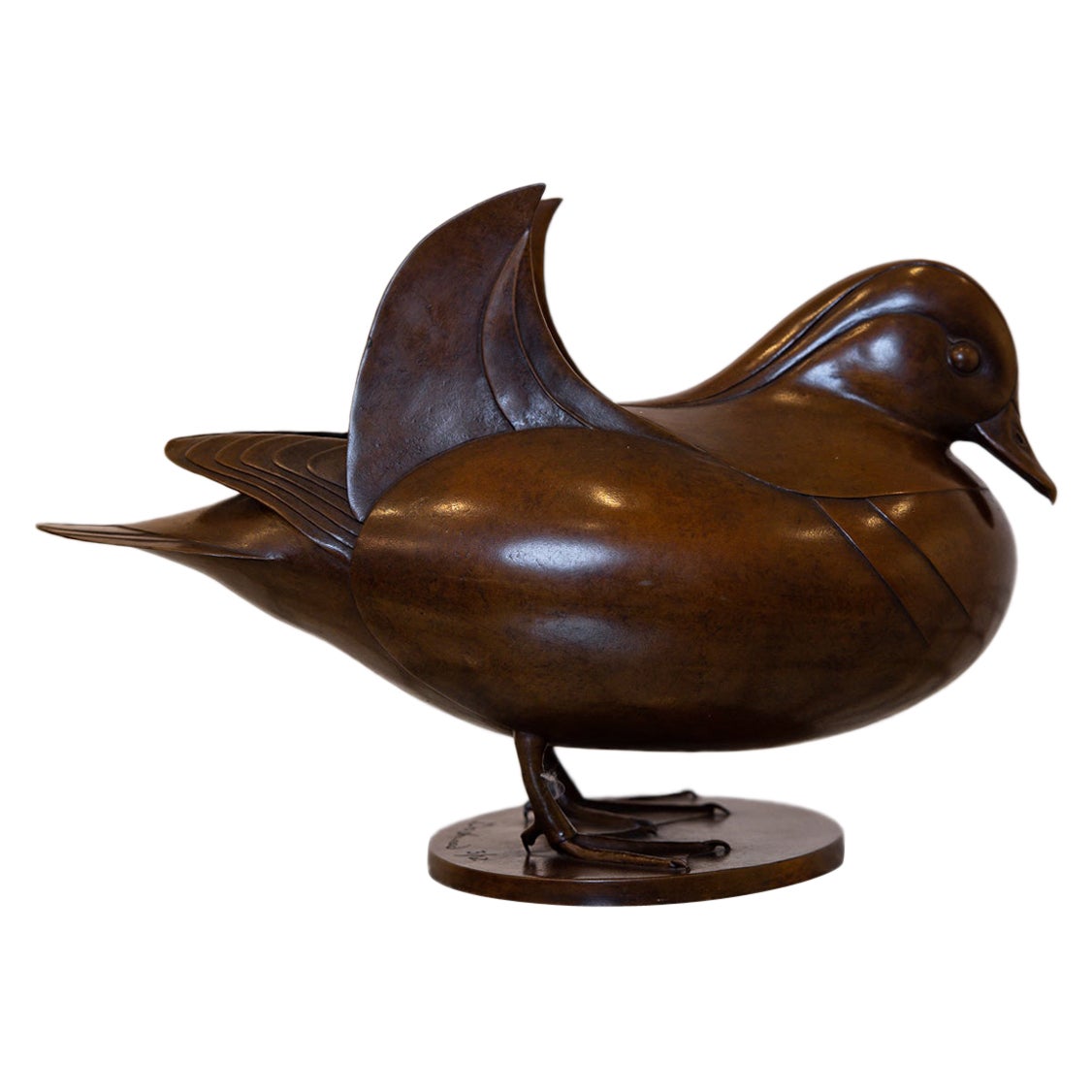 Duck mandarin en bronze patiné de Geoffrey Dashwood