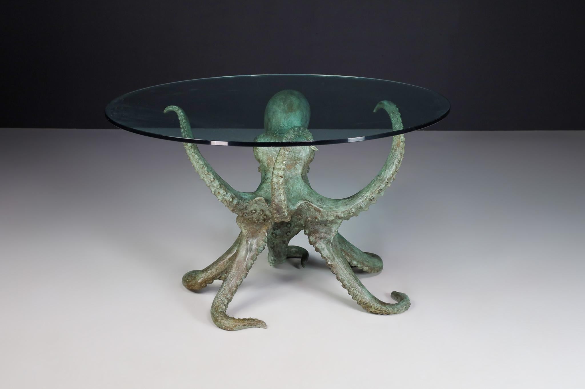 Hollywood Regency Table ou sculpture de pieuvre en bronze patiné, Italie, années 1970 en vente